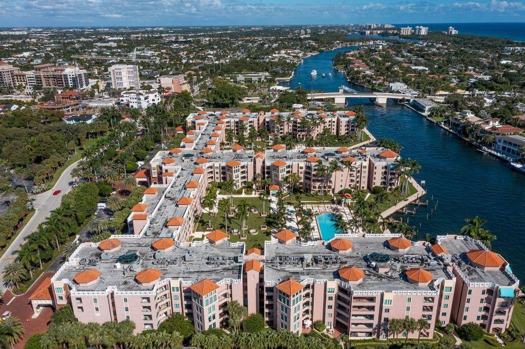Foto de propiedad en 120 SE 5th Avenue Apt 128, Boca Raton, FL 33432 Boca Raton con MLS# 