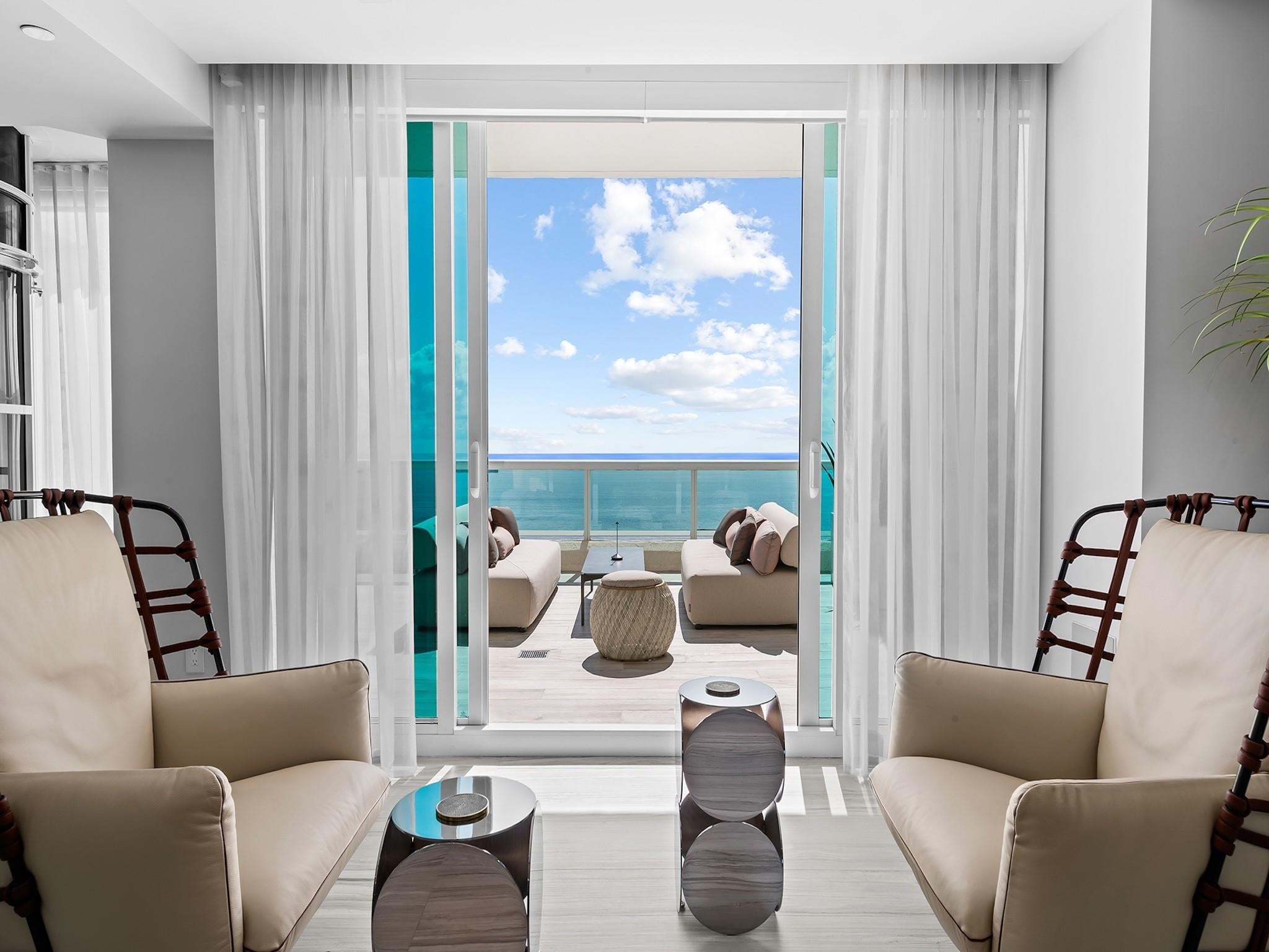 Foto de propiedad en 101 S Fort Lauderdale Beach Boulevard 2905, Fort Lauderdale, FL 33316 Fort Lauderdale con MLS# 