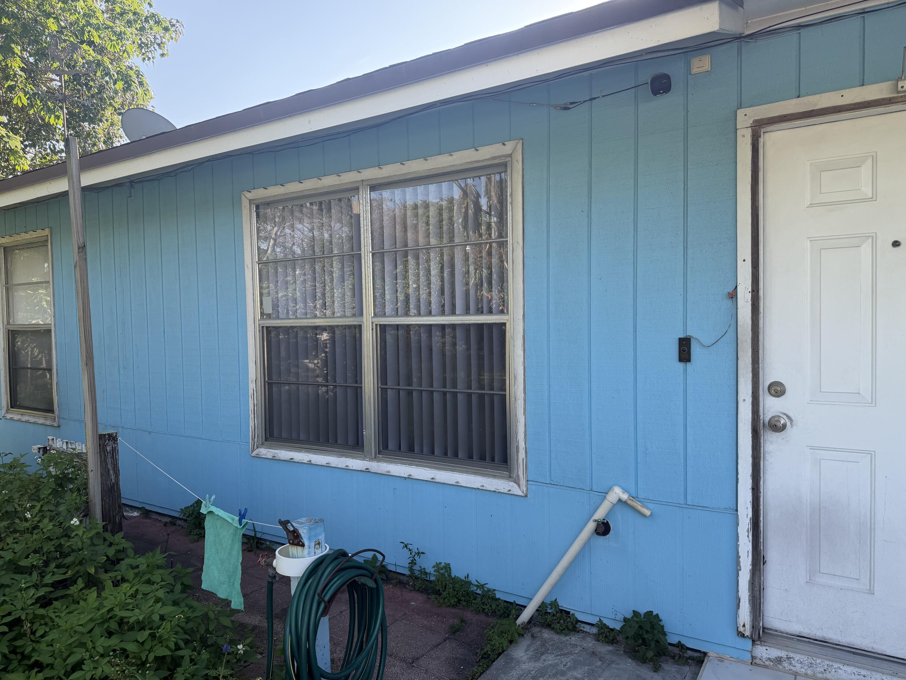 Foto de propiedad en 4666 E Holt, West Palm Beach, FL 33415 West Palm Beach con MLS# 