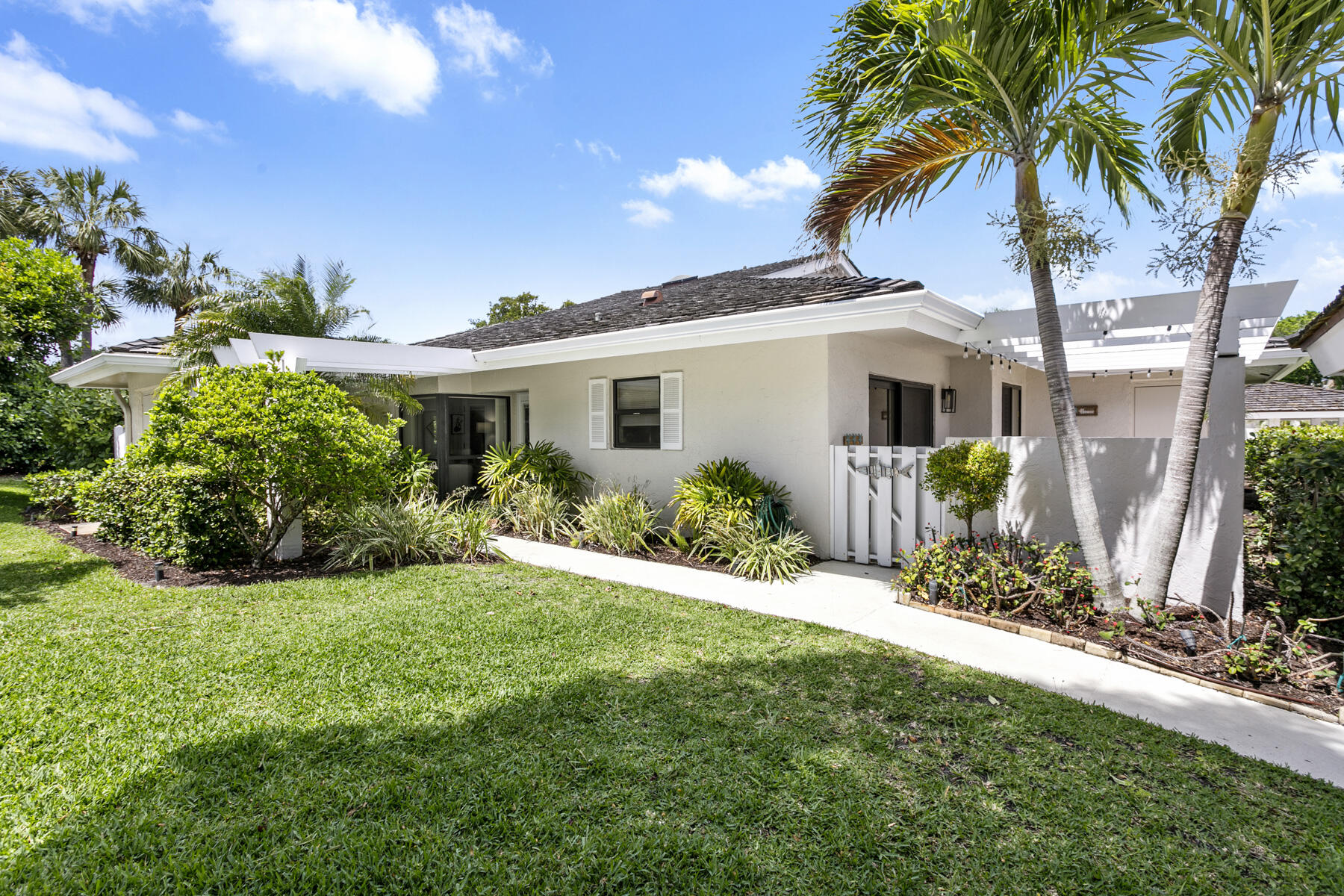 Foto de propiedad en 3616 Freshwater Drive, Jupiter, FL 33477 Jupiter con MLS# 
