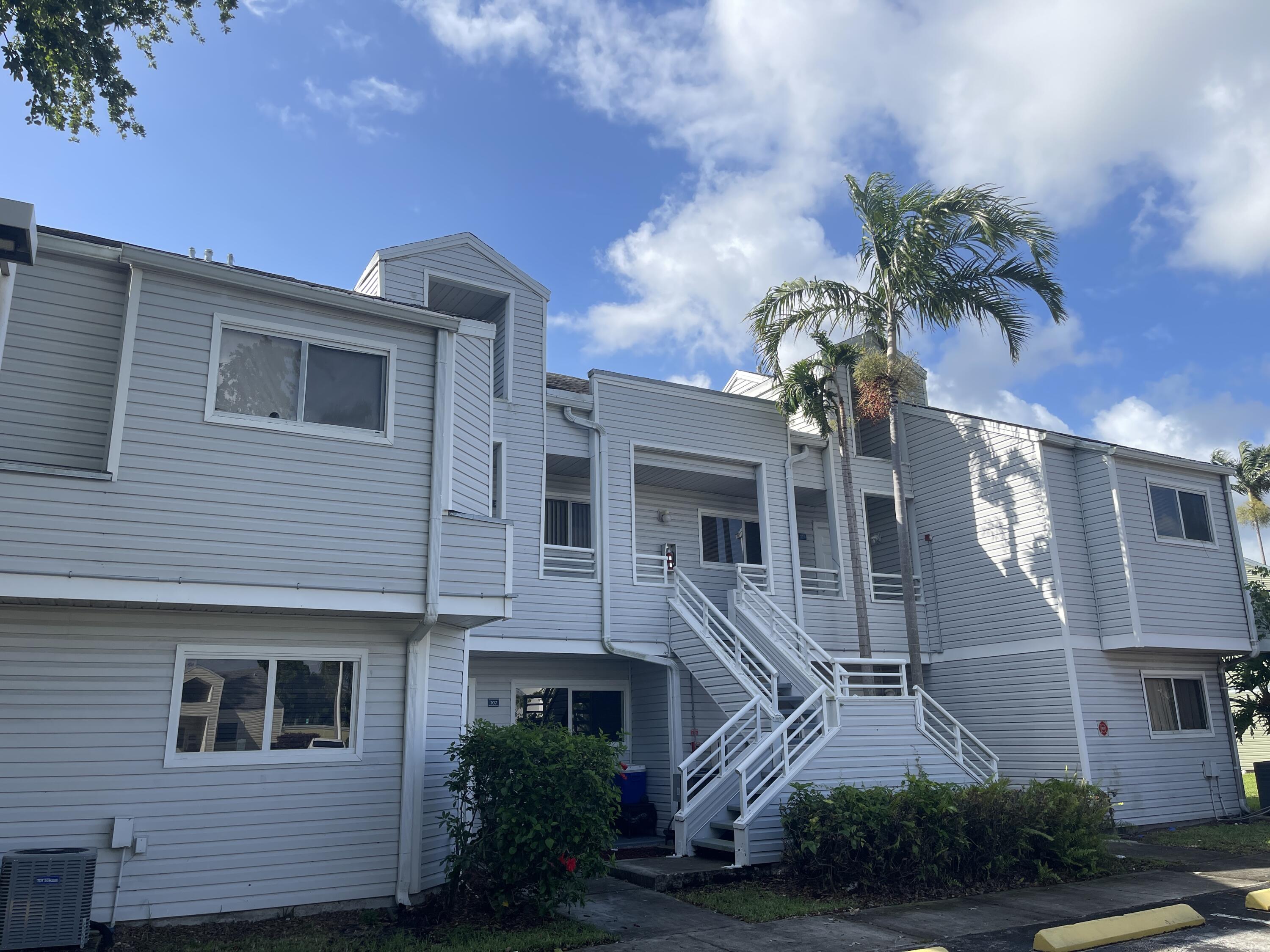 Alquilada 3445 NW 44th Street 206, Oakland Park, FL 33309, Oakland Park, FL 33309
