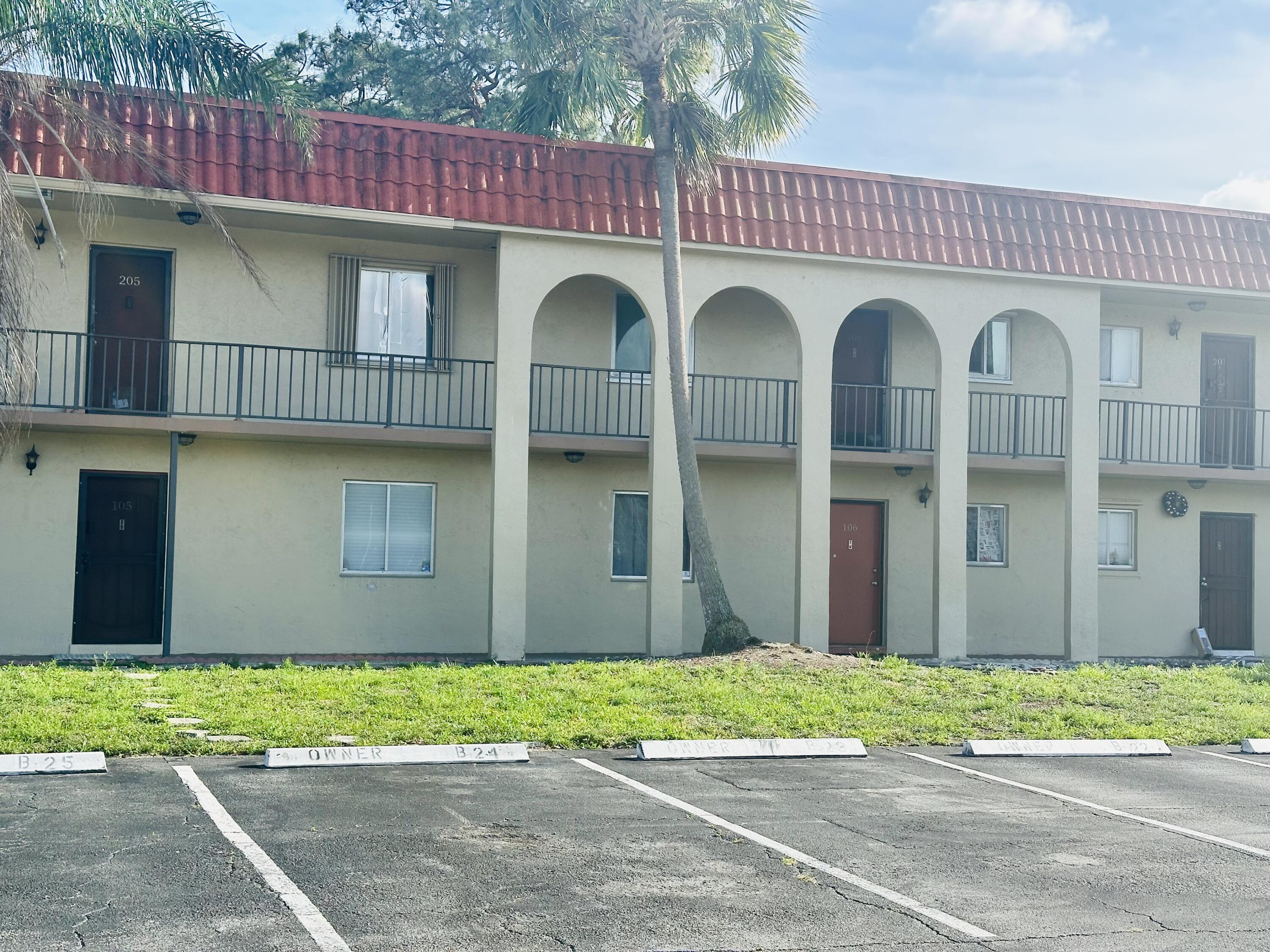 Alquilada 6054 Forest Hill Boulevard 102, West Palm Beach, FL 33415, West Palm Beach, FL 33415