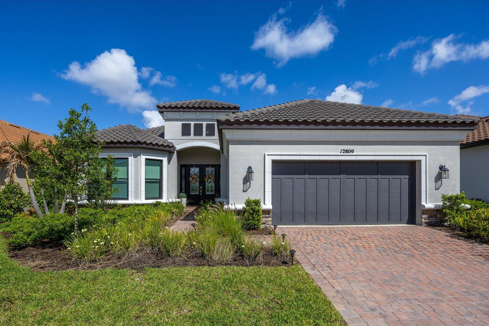 Foto de propiedad en 12809 SW Barelli Court, Port St. Lucie, FL 34987 Port St. Lucie con MLS# 