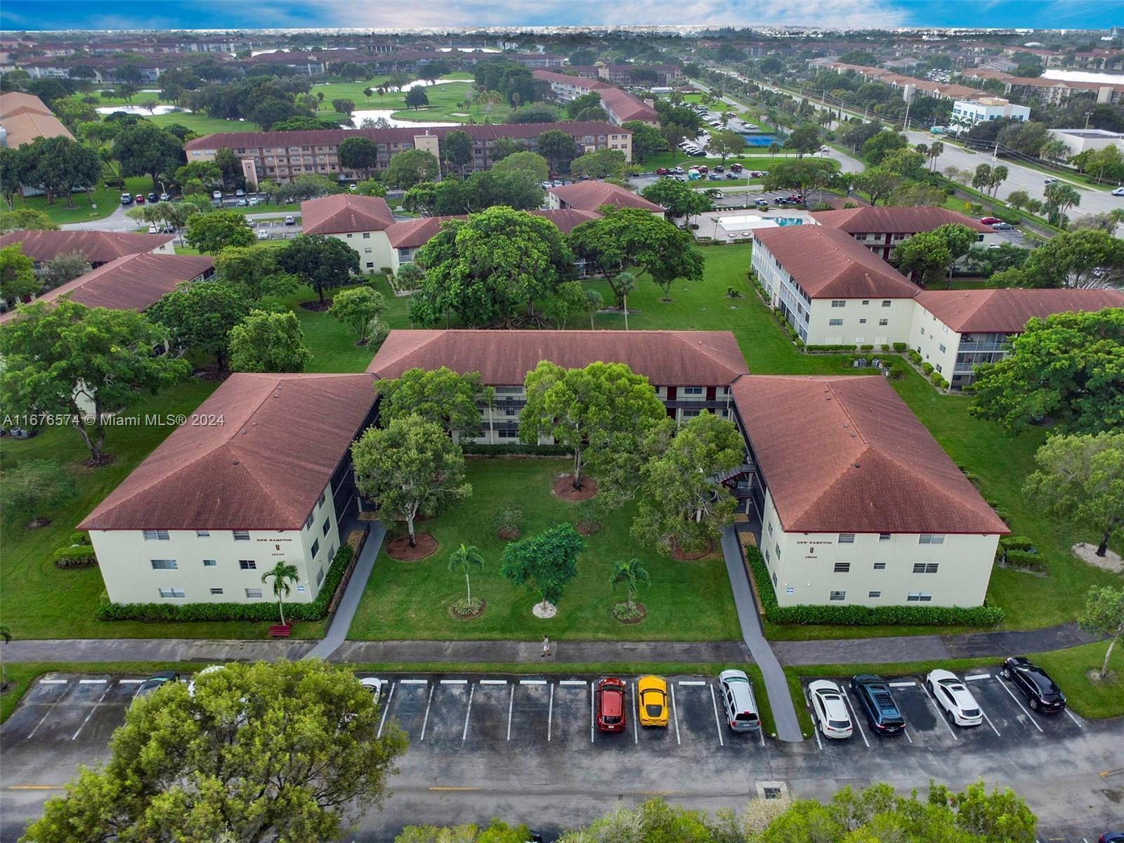 Foto de propiedad en 13500 SW 1st Street 111u, Pembroke Pines, FL 33027 Pembroke Pines con MLS# 