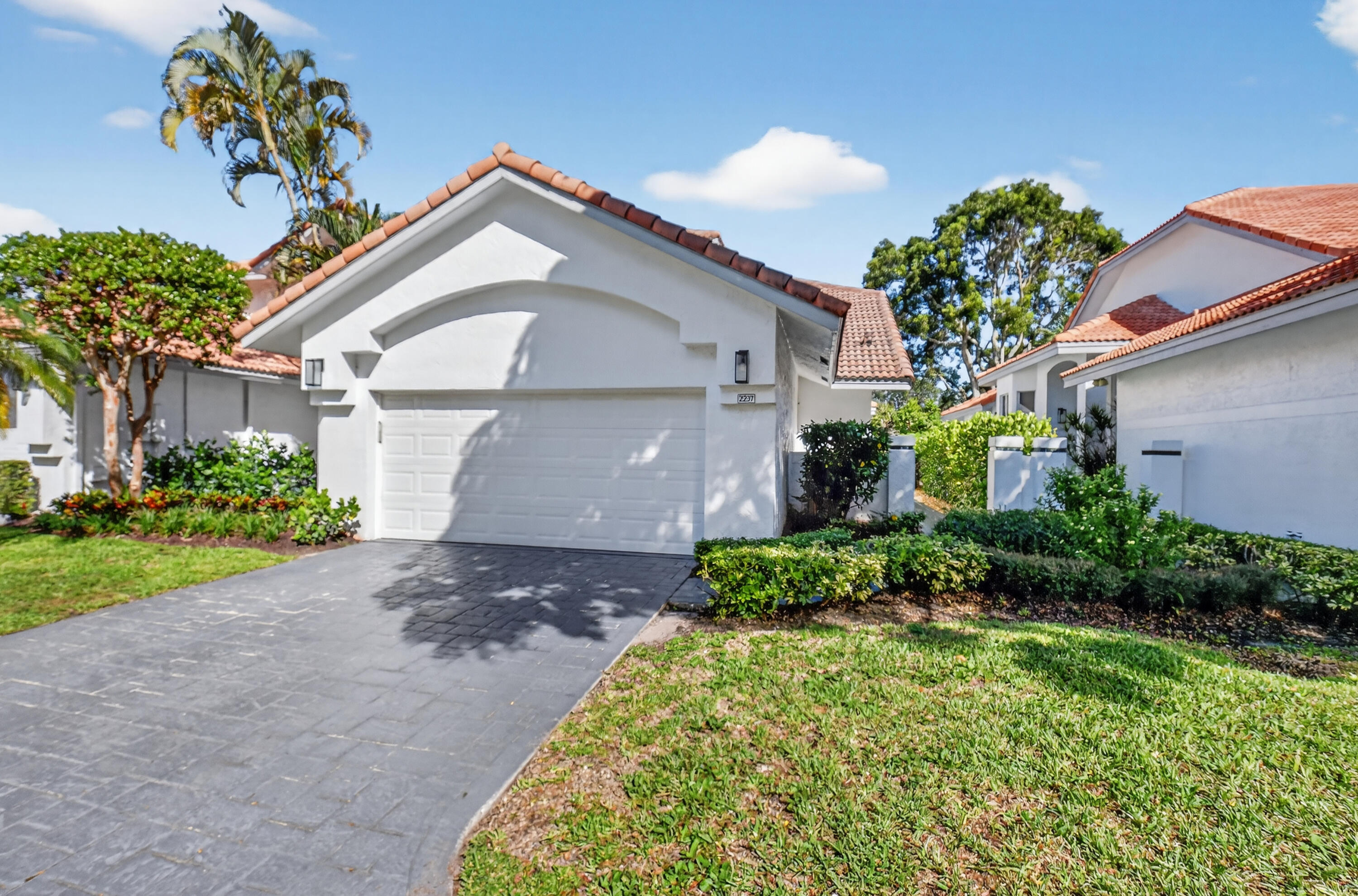 Foto de propiedad en 2237 NW 53rd Street, Boca Raton, FL 33496 Boca Raton con MLS# 