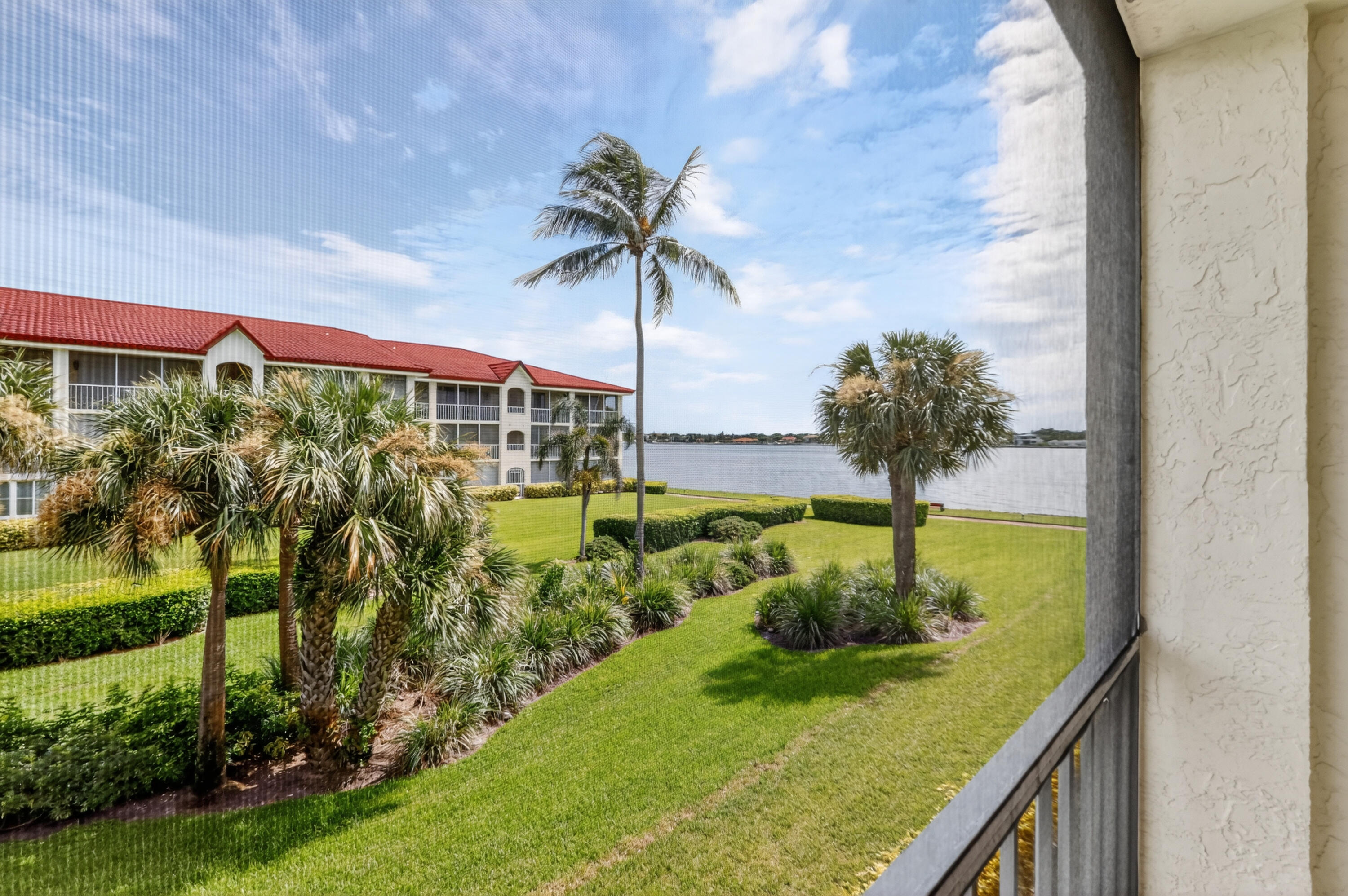 Foto de propiedad en 110 Half Moon Circle D2, Hypoluxo, FL 33462 Hypoluxo con MLS# 