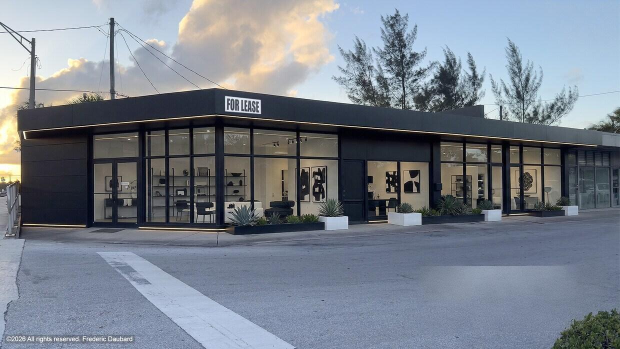 Foto de propiedad en 2301 NE 26th Street A-b-c, Fort Lauderdale, FL 33306 Fort Lauderdale con MLS# 