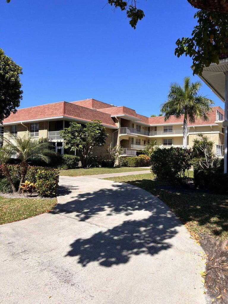 Alquilada 5580 W Tamberlane Circle 235, Palm Beach Gardens, FL 33418, Palm Beach Gardens, FL 33418