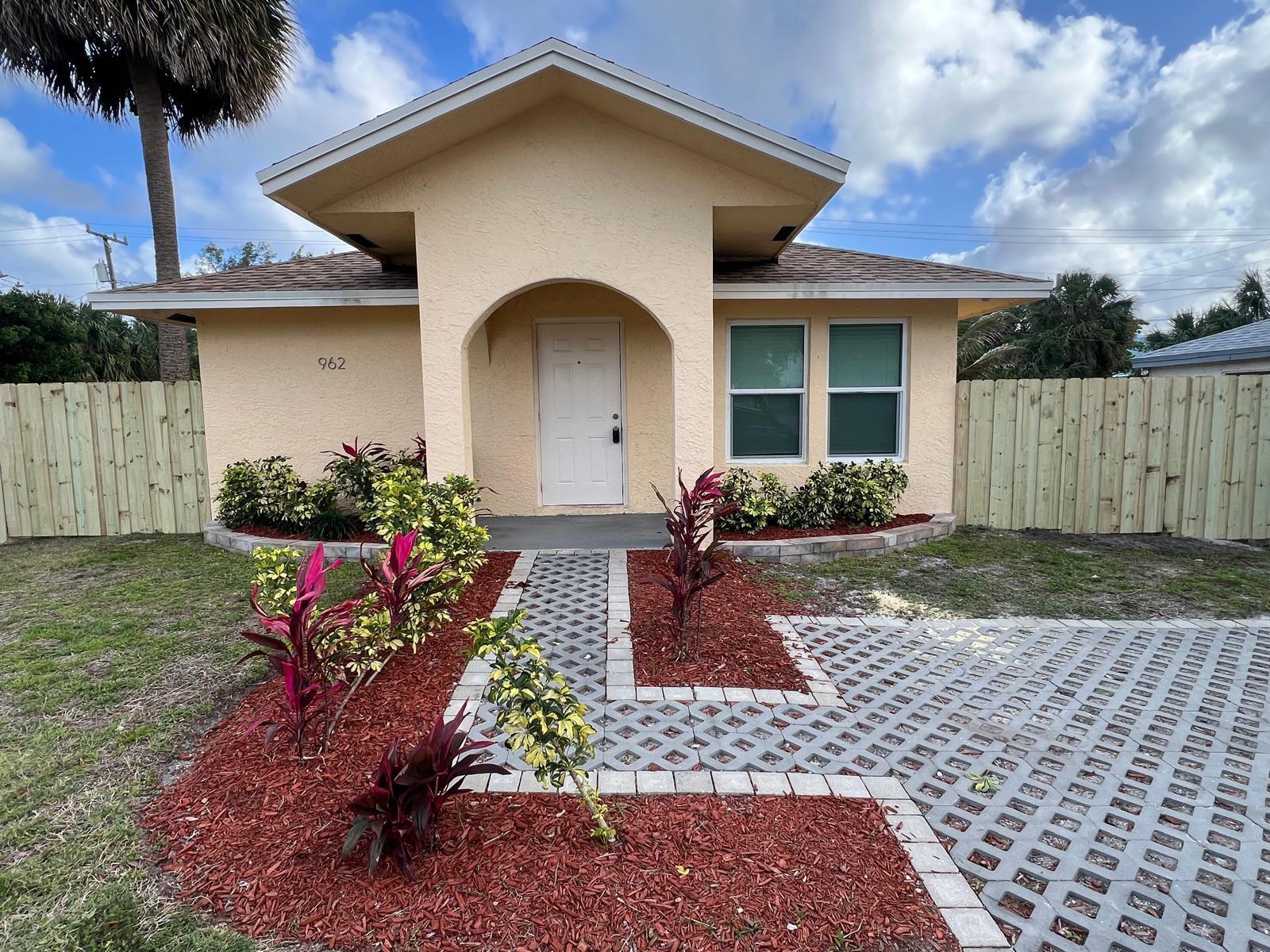 Vendido 962 29th Street, West Palm Beach, FL 33407, West Palm Beach, FL 33407