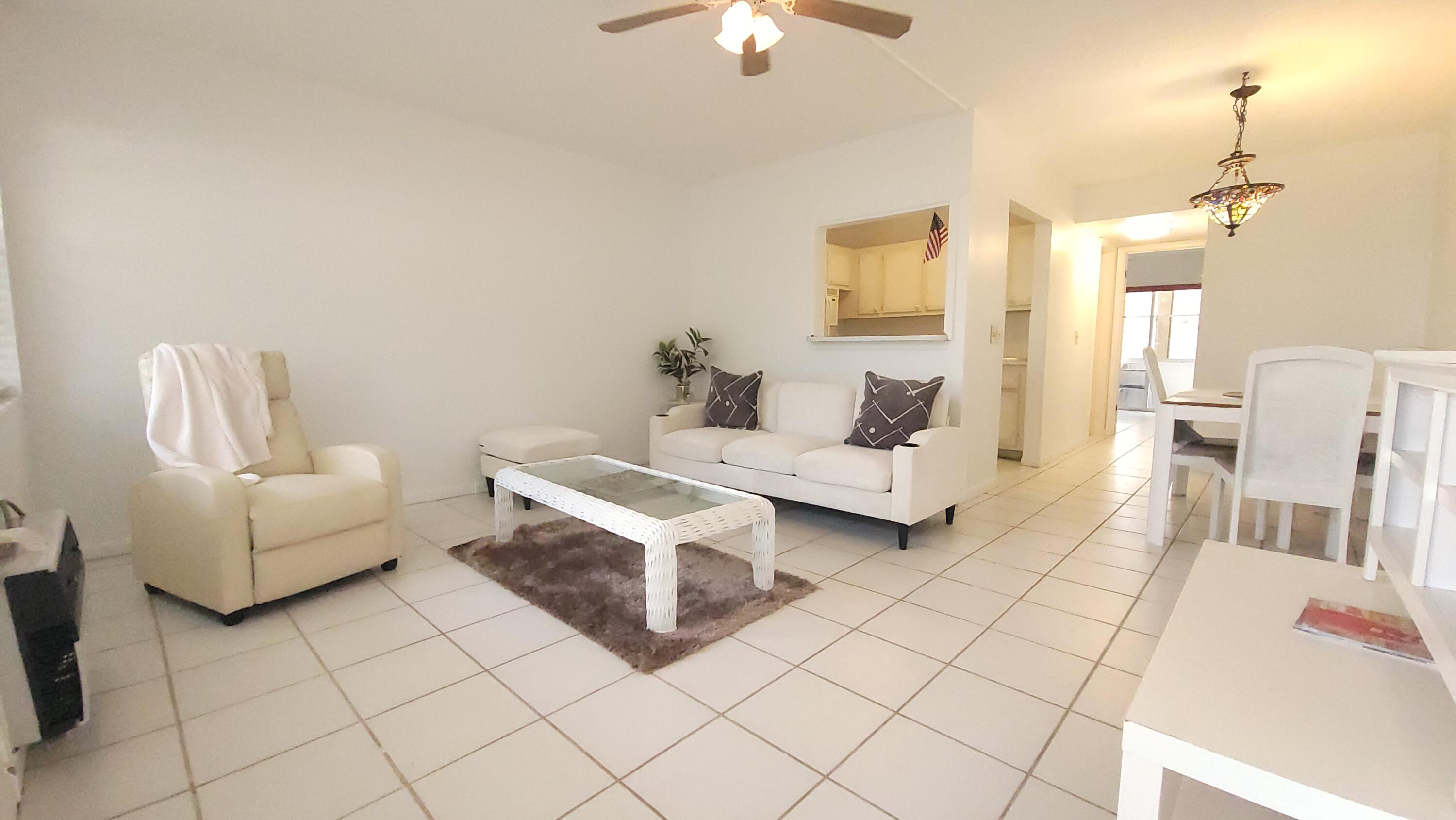 Foto de propiedad en 319 Chatham P, West Palm Beach, FL 33417 West Palm Beach con MLS# 