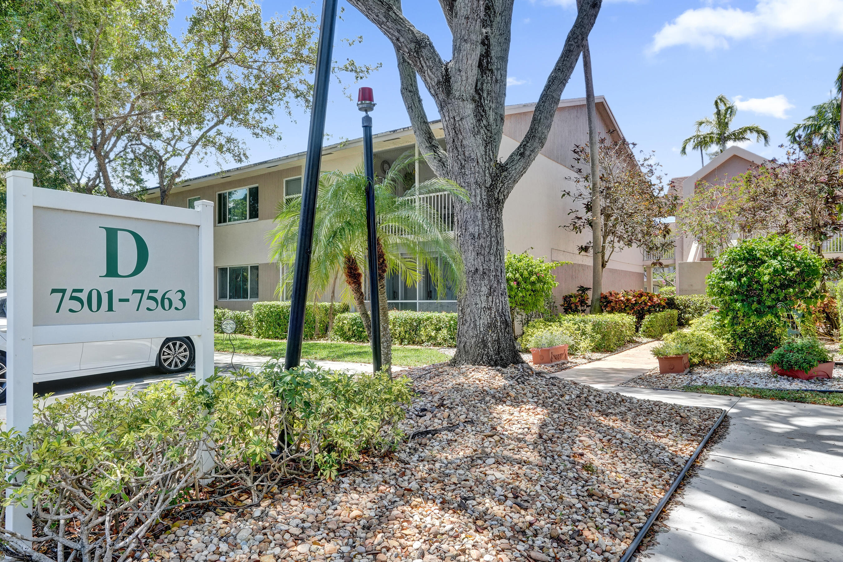 Foto de propiedad en 7557 Trent Drive 213, Tamarac, FL 33321 Tamarac con MLS# 
