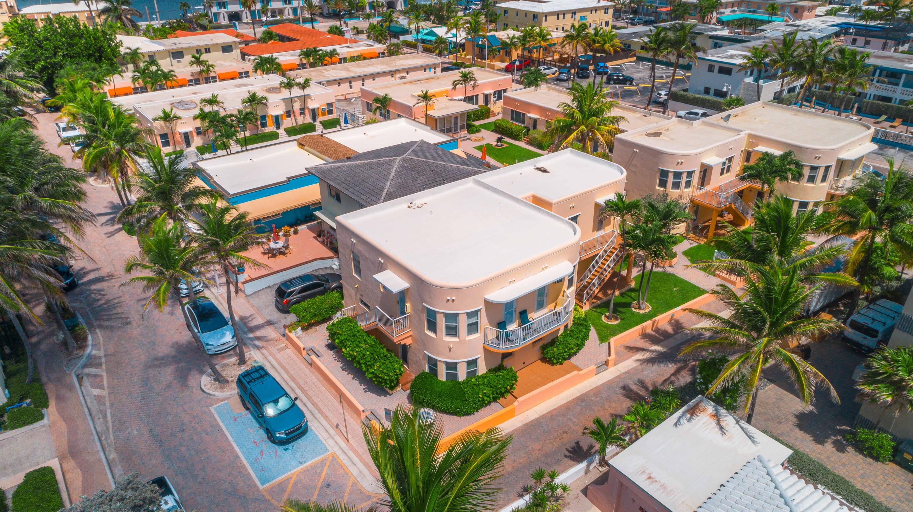 Foto de propiedad en 311 Connecticut Street 4, Hollywood, FL 33019 Hollywood con MLS# 