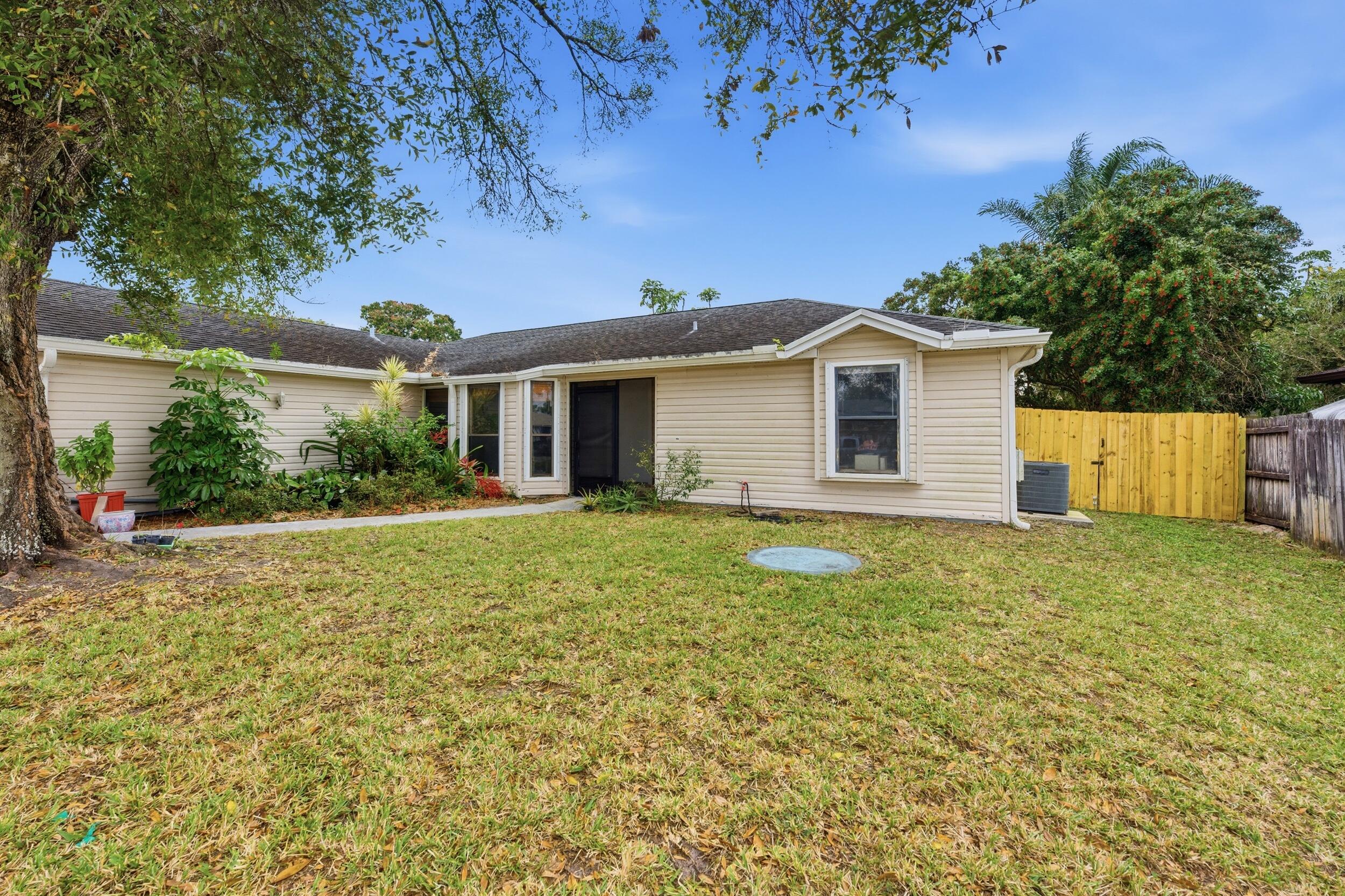 Alquilada 1258 SW Cynthia Street, Port St. Lucie, FL 34983, Port St. Lucie, FL 34983