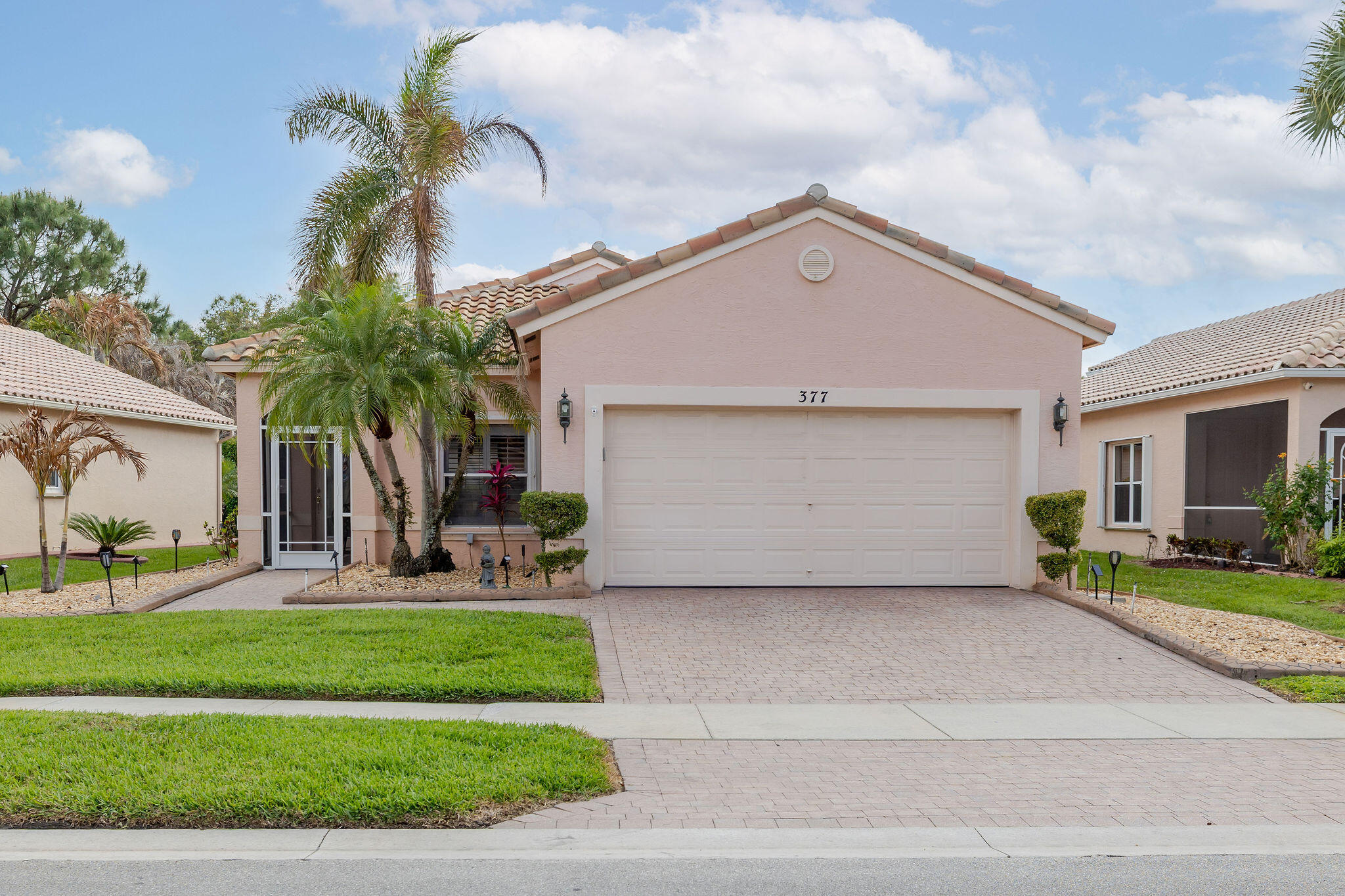 Foto de propiedad en 377 NW Granville Street, Port St. Lucie, FL 34986 Port St. Lucie con MLS# 