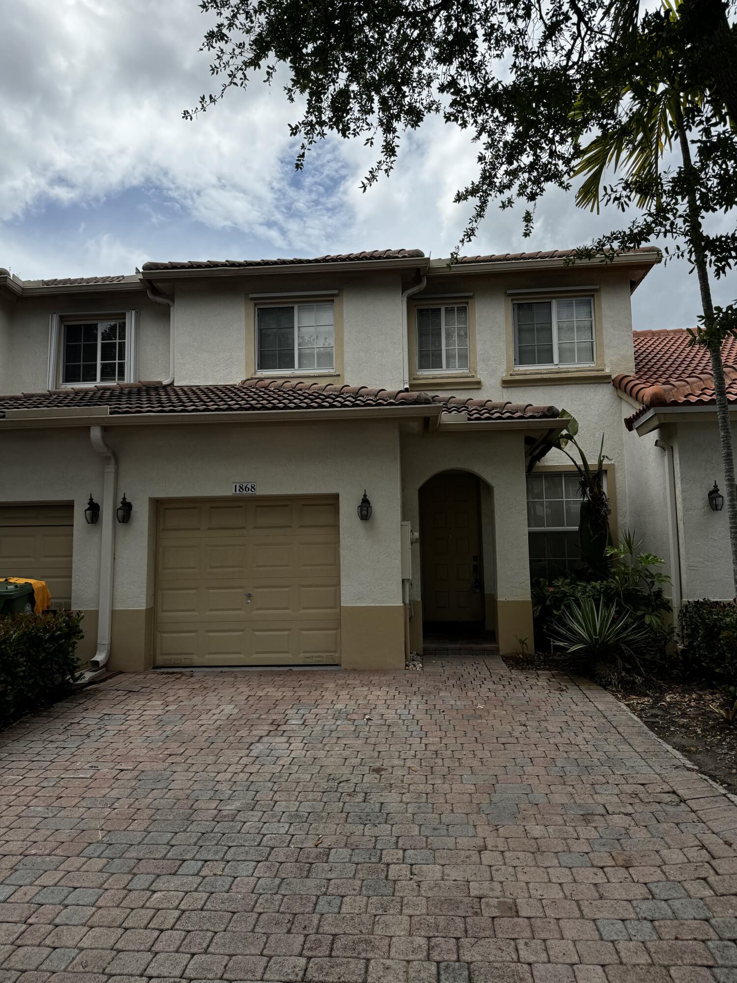 Alquilada 1868 NW 79th Way, Pembroke Pines, FL 33024, Pembroke Pines, FL 33024