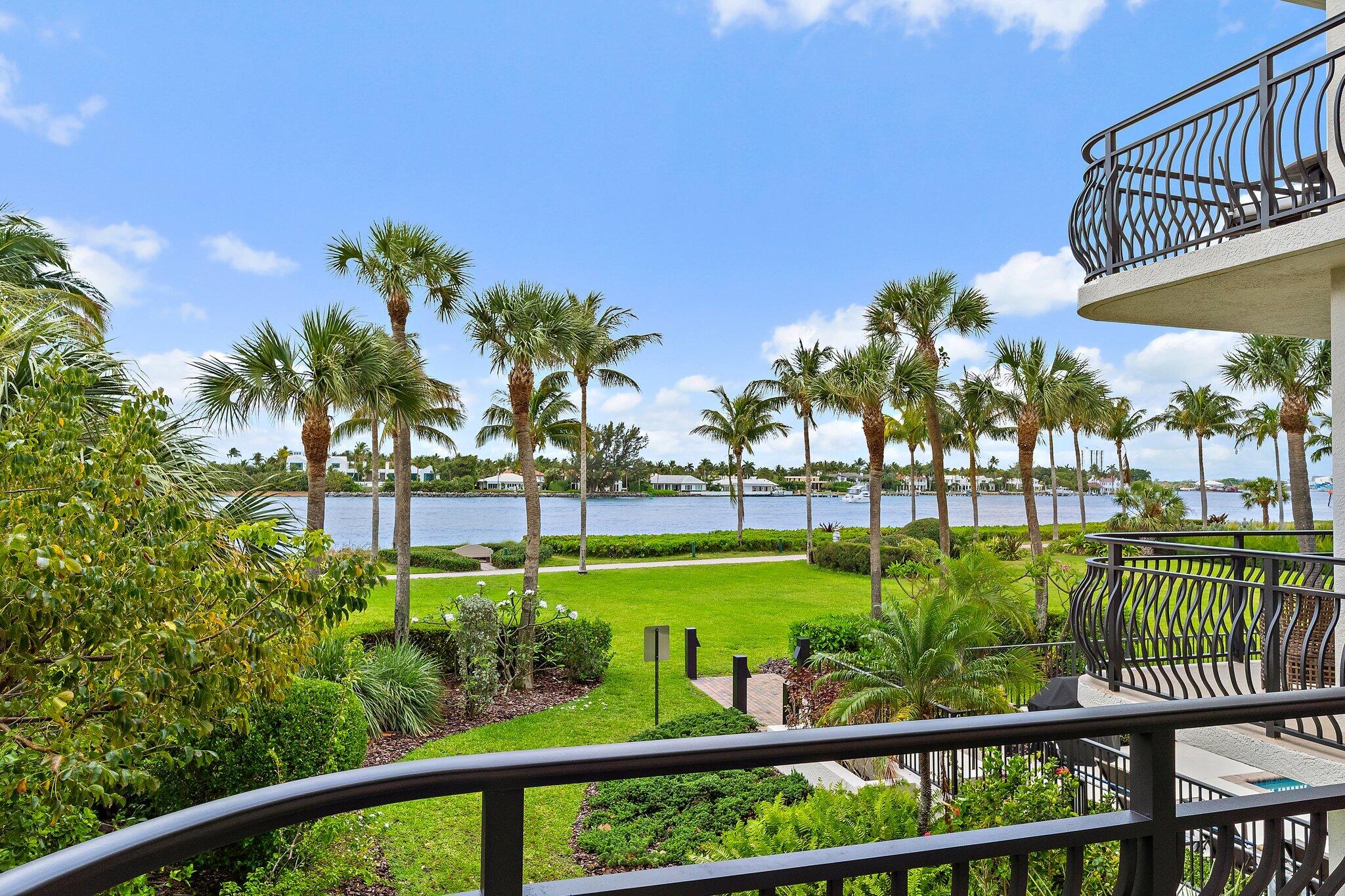 Foto de propiedad en 314 Inlet Way 101, Palm Beach Shores, FL 33404 Palm Beach Shores con MLS# 