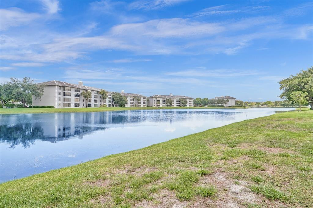 Foto de propiedad en 9440 Poinciana Place 101, Davie, FL 33324 Davie con MLS# 