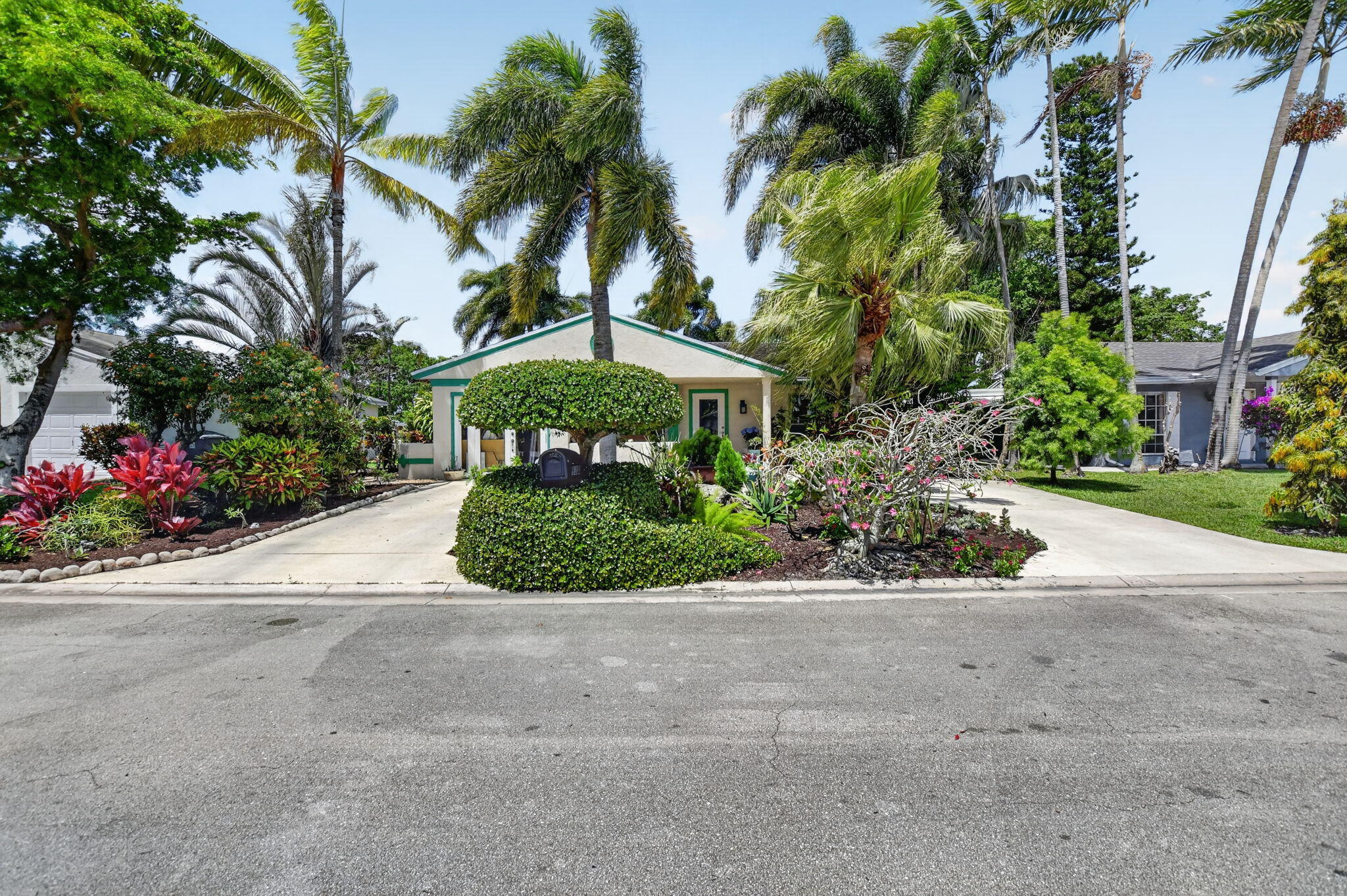 Foto de propiedad en 8353 Huntsman Place, Boca Raton, FL 33433 Boca Raton con MLS# 