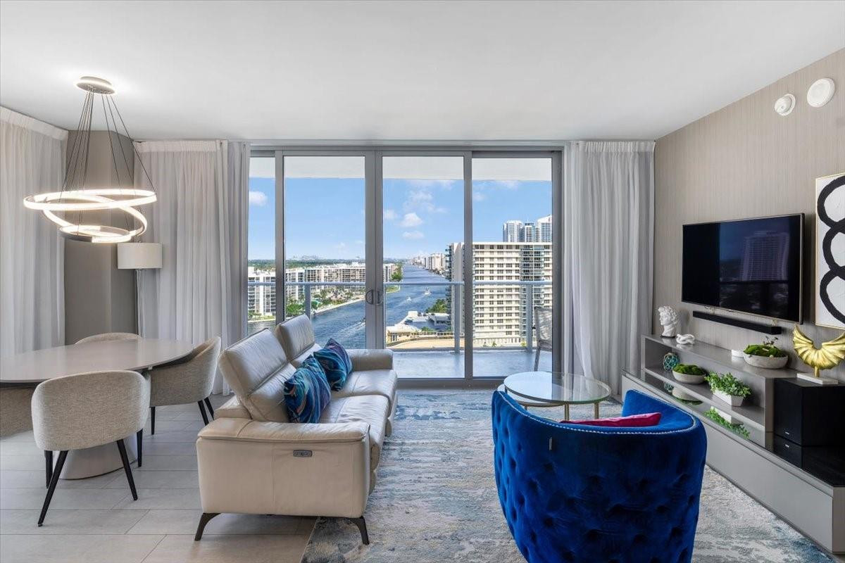 Foto de propiedad en 4010 S Ocean Drive R1102, Hollywood, FL 33019 Hollywood con MLS# 