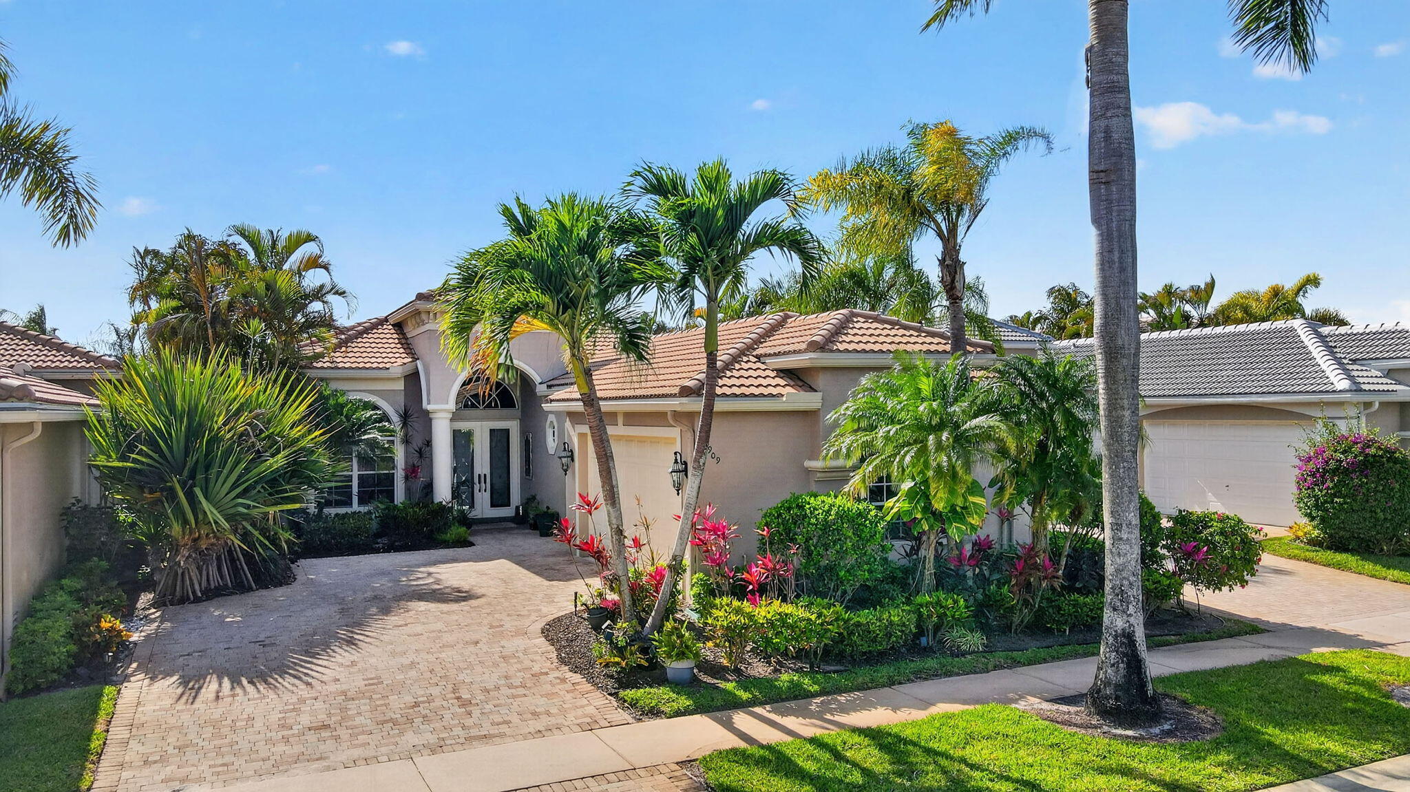 Foto de propiedad en 3909 Netherlee Way, Lake Worth, FL 33449 Lake Worth con MLS# 