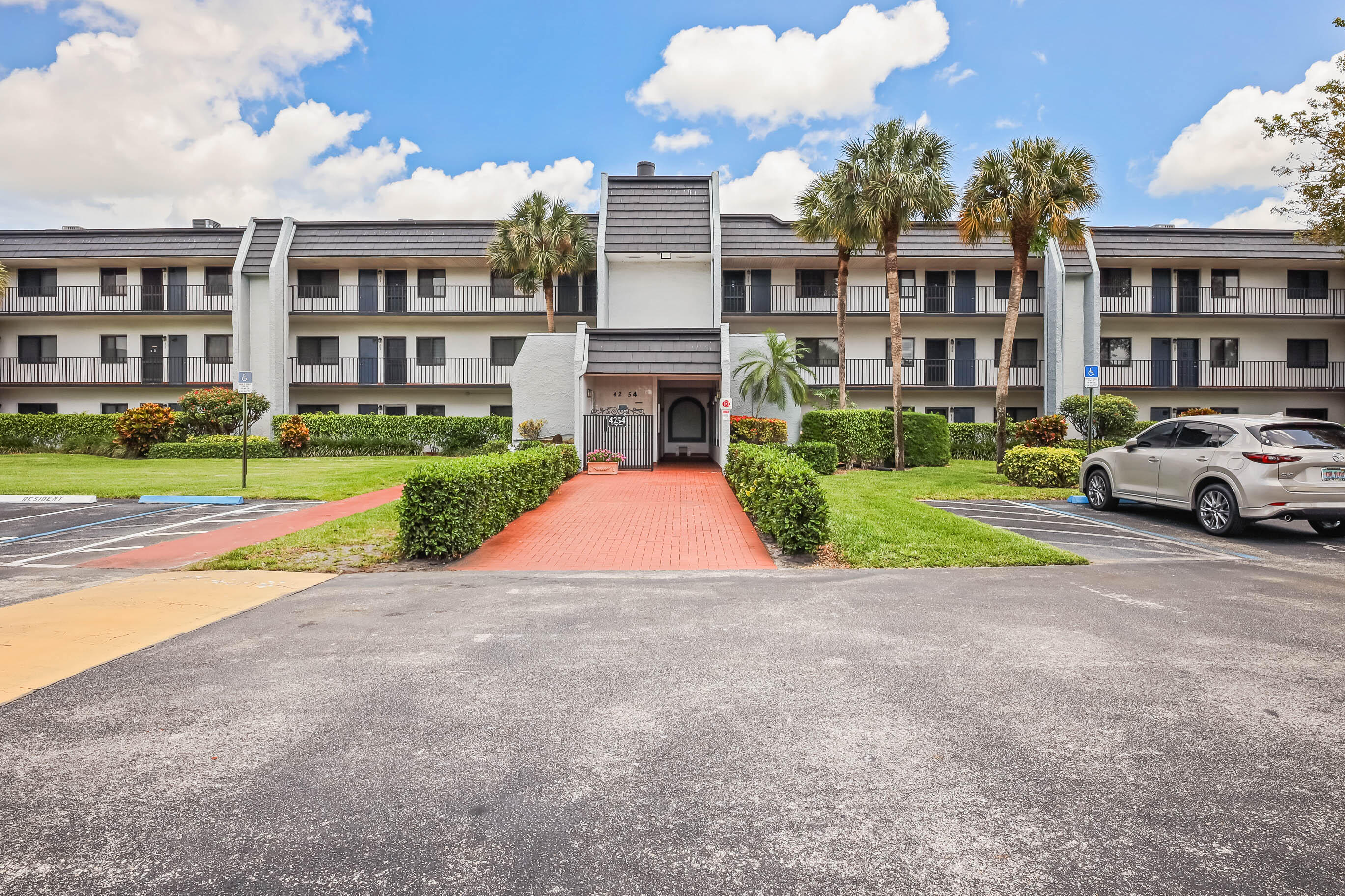 Foto de propiedad en 4254 Deste Court 208, Lake Worth, FL 33467 Lake Worth con MLS# 