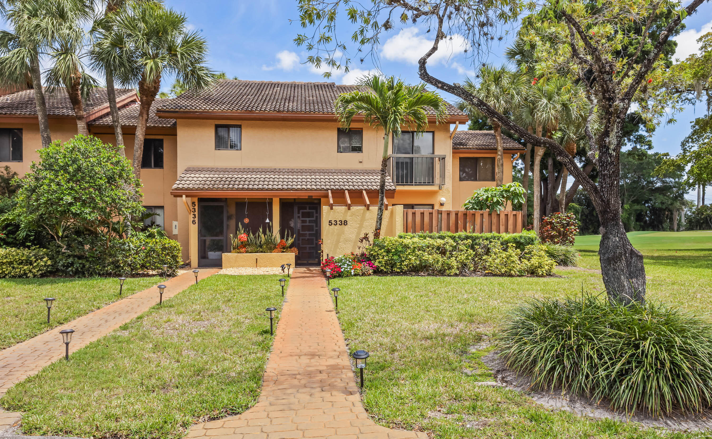 Foto de propiedad en 5338 S Fountains Dr Drive S, Lake Worth, FL 33467 Lake Worth con MLS# 