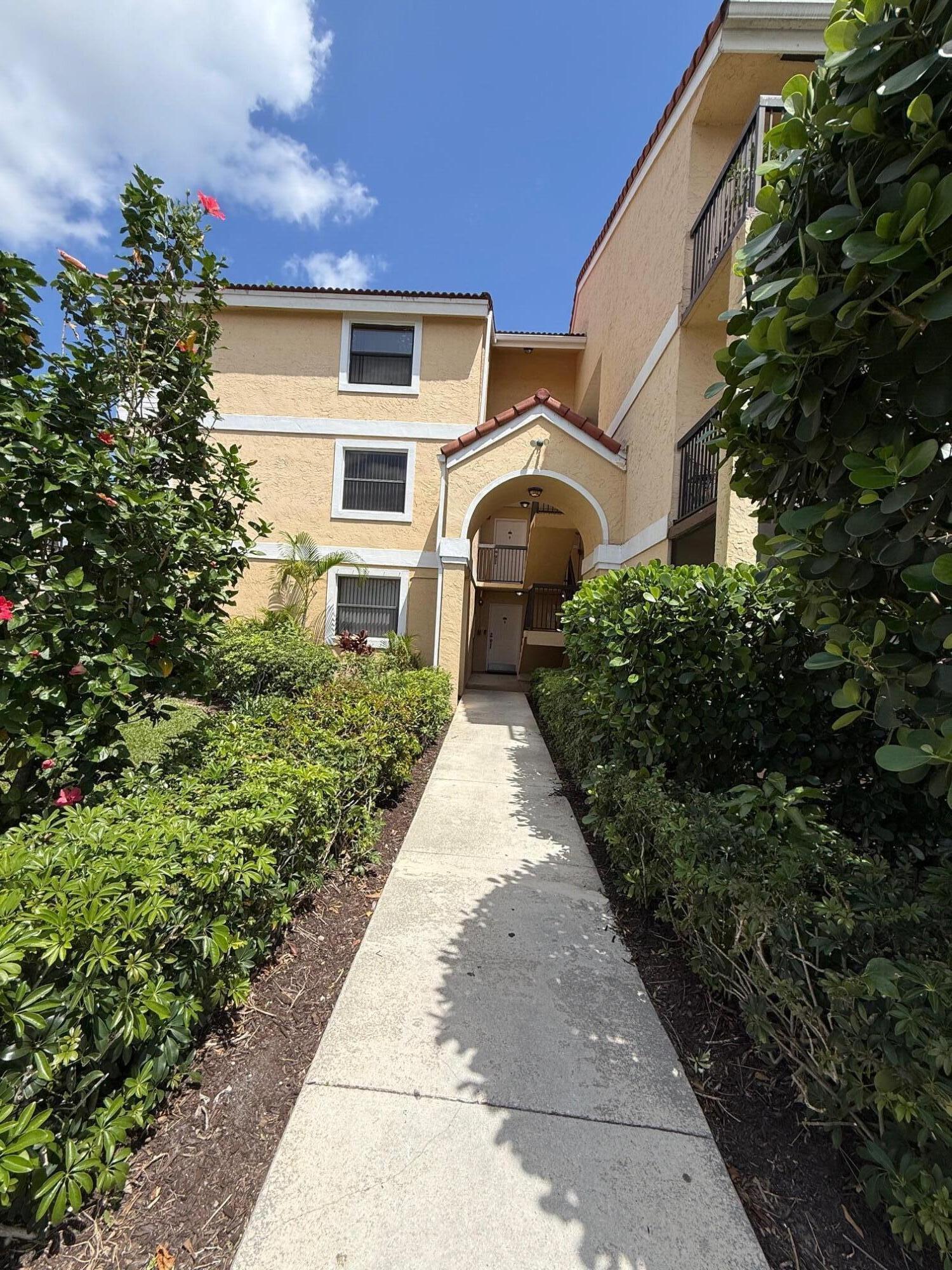 Foto de propiedad en 5721 Riverside Drive 301b5, Coral Springs, FL 33067 Coral Springs con MLS# 