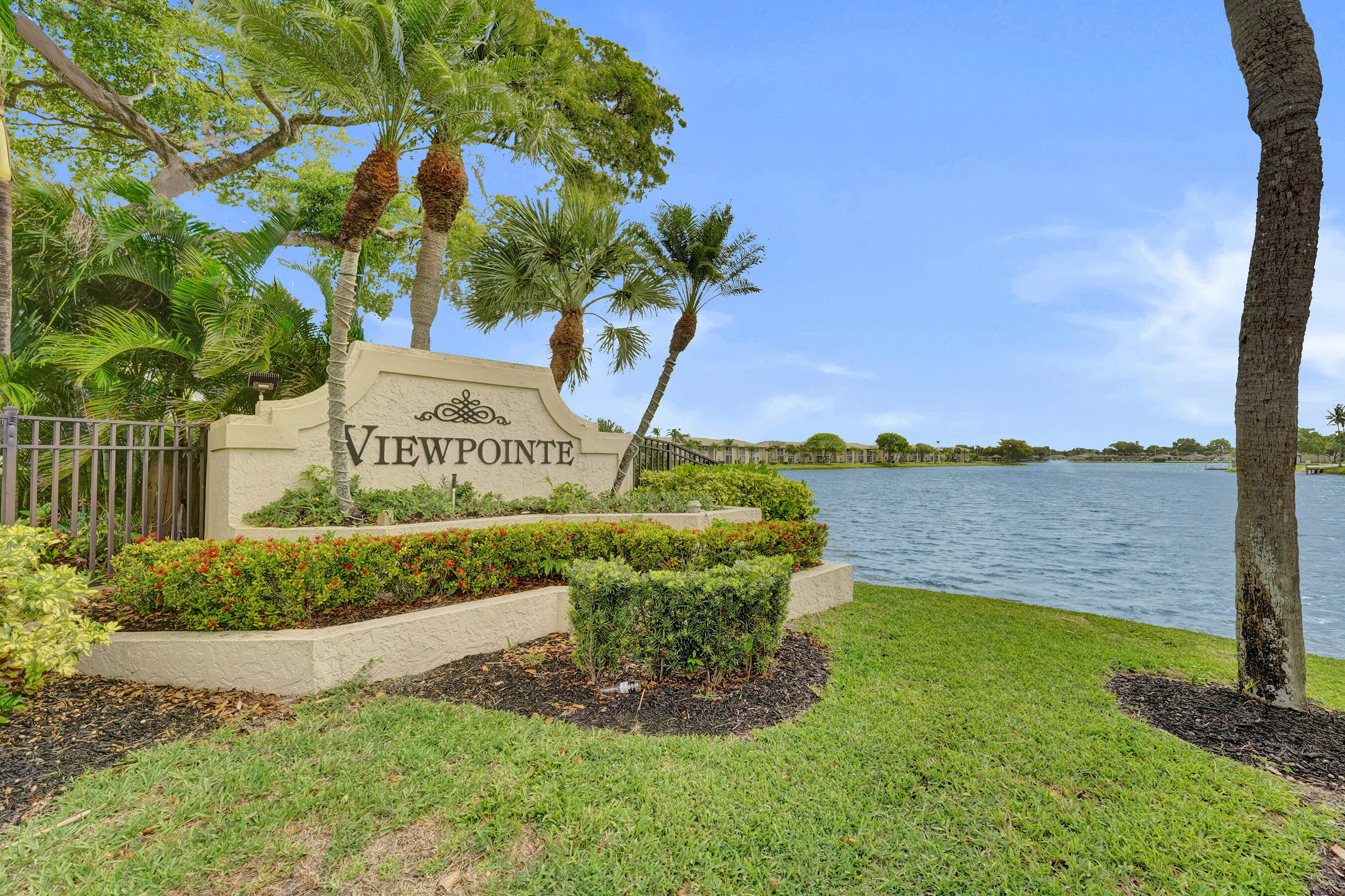 Foto de propiedad en 5531 Lakeside Drive 202, Margate, FL 33063 Margate con MLS# 
