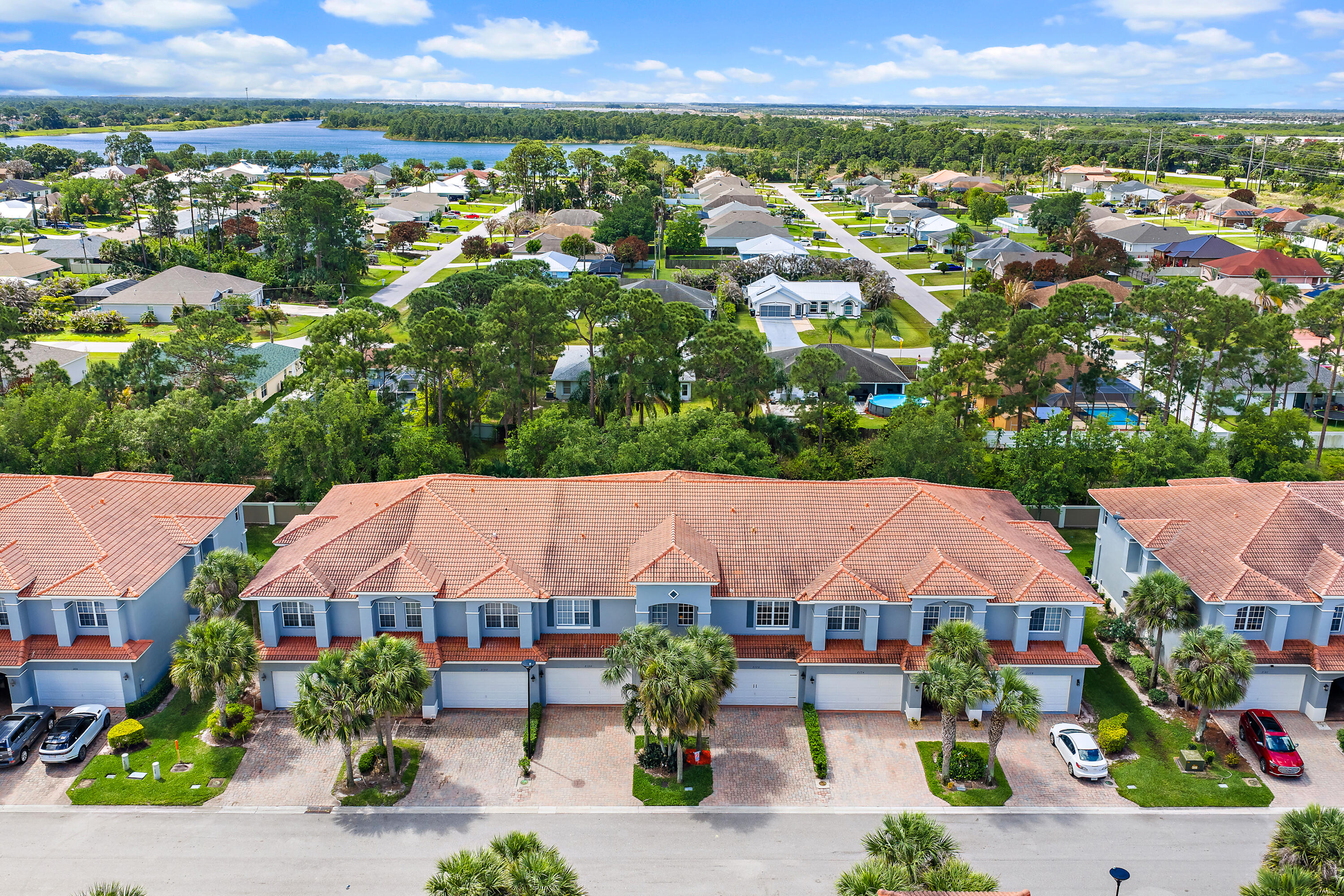 Foto de propiedad en 2170 SW Cape Cod Drive, Port St. Lucie, FL 34953 Port St. Lucie con MLS# 