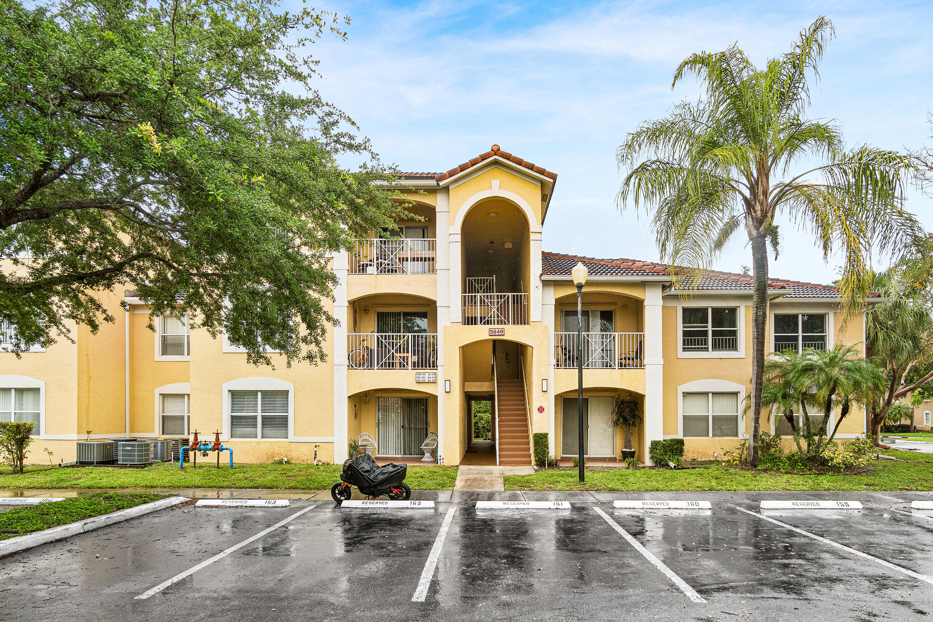 Foto de propiedad en 5640 NW 61st Street NW 1411, Coconut Creek, FL 33073 Coconut Creek con MLS# 