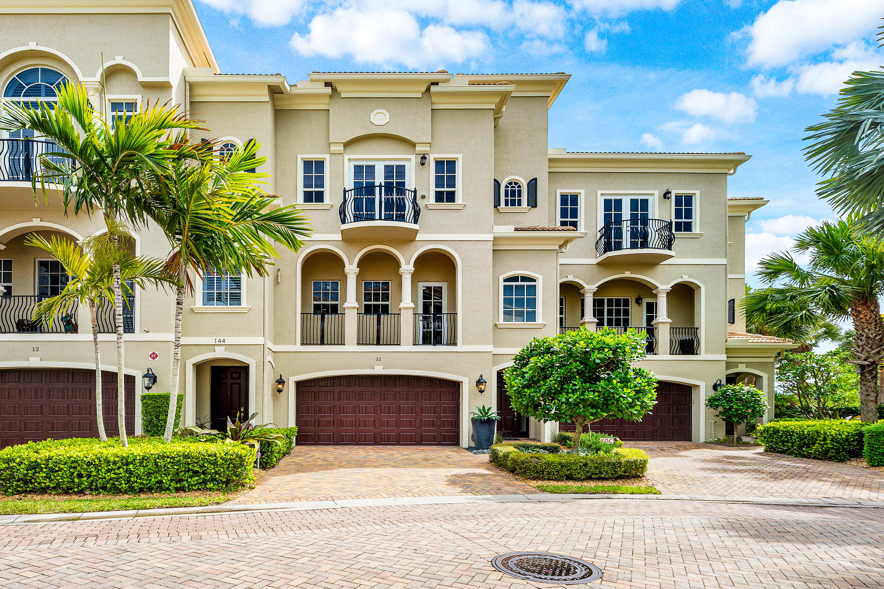 Foto de propiedad en 144 Tierra Lane 11, Jupiter, FL 33477 Jupiter con MLS# 