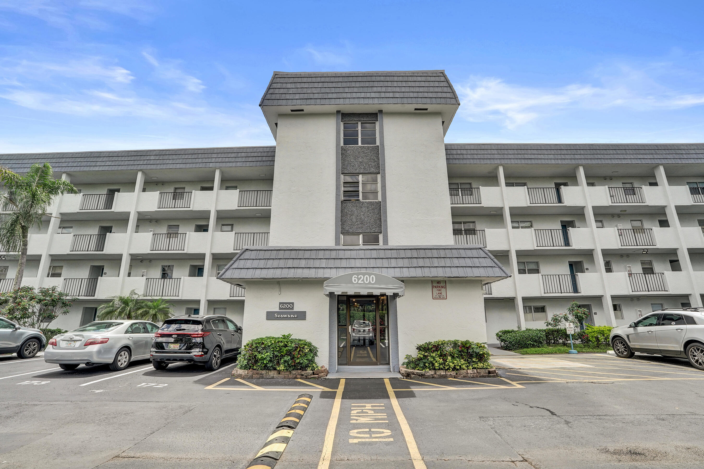 Foto de propiedad en 6200 NW 44th Unit # 204 Street 204, Lauderhill, FL 33319 Lauderhill con MLS# 