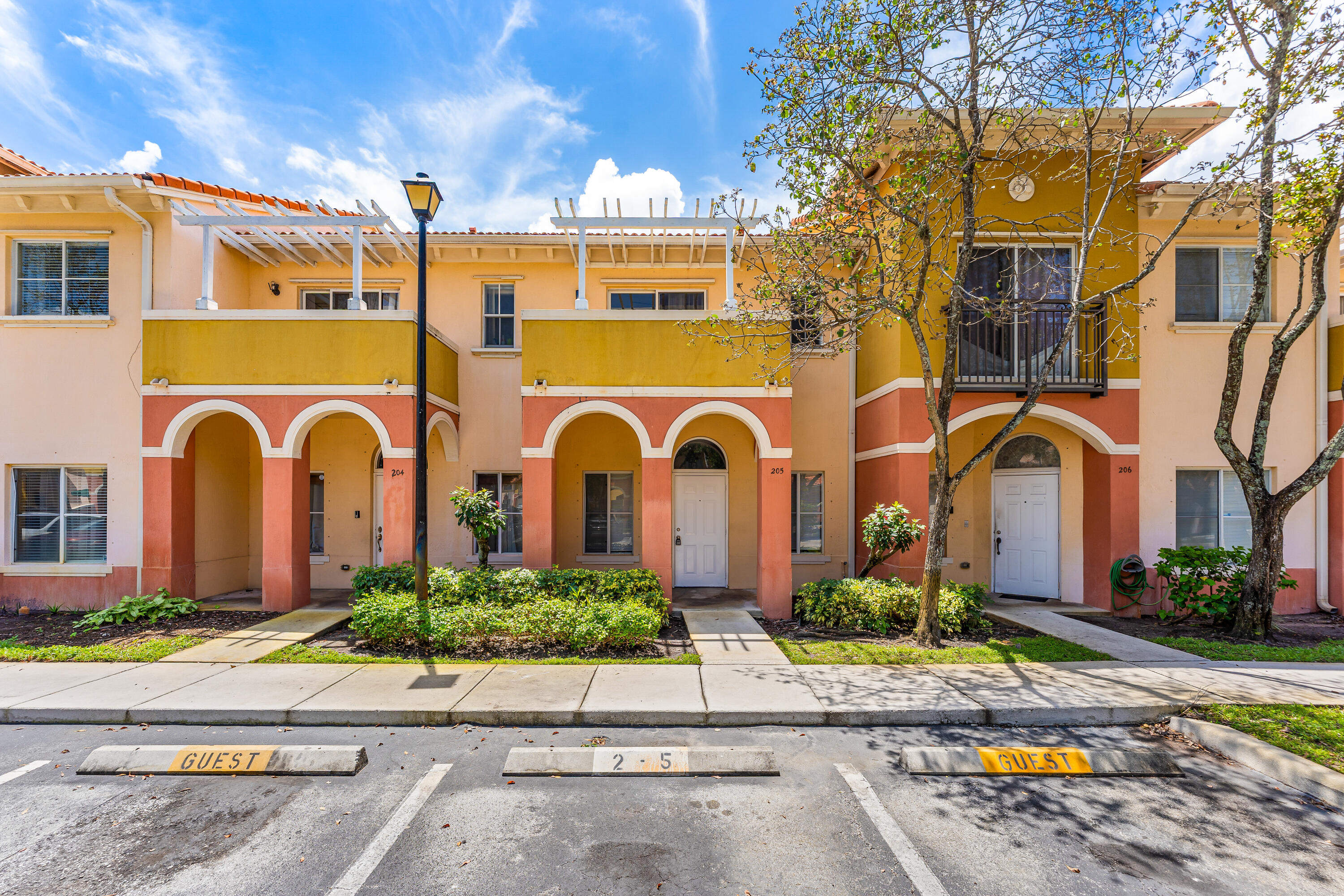 En Venta 205 S Santa Catalina Circle 205, North Lauderdale, FL 33068, North Lauderdale, FL 33068