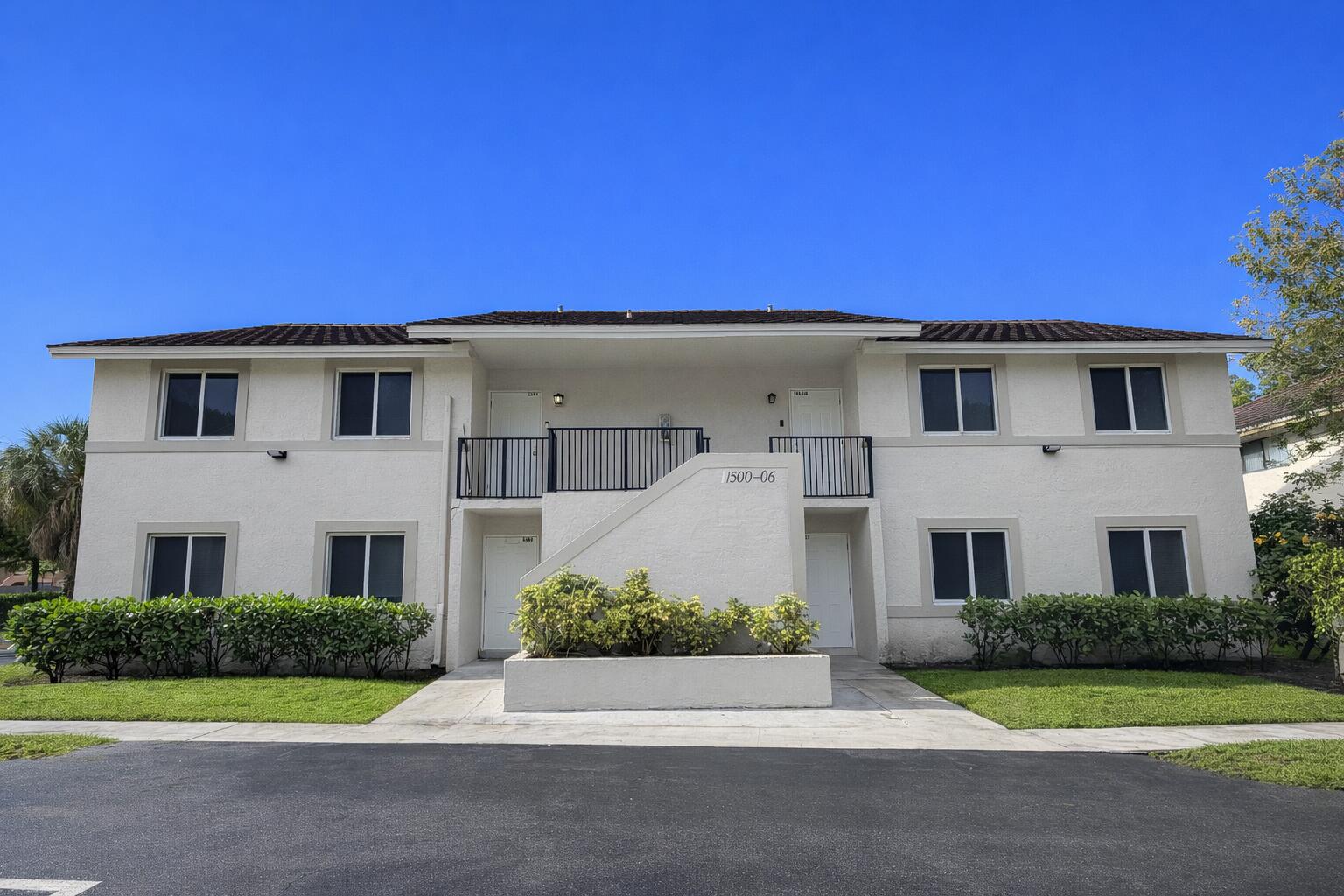 Foto de propiedad en 11500-11506 NW 43rd Court, Coral Springs, FL 33065 Coral Springs con MLS# 