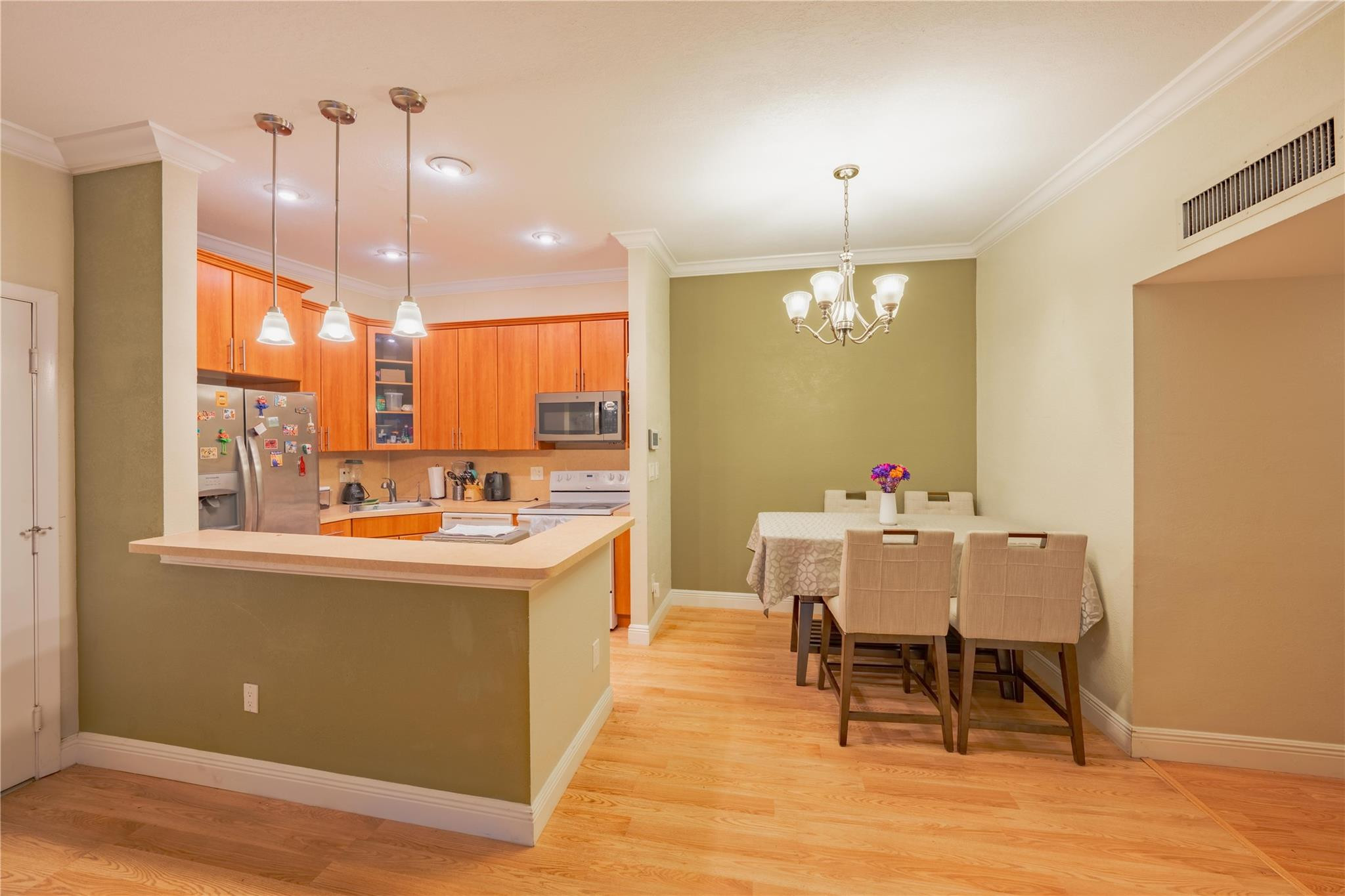 Foto de propiedad en 9614 W Mcnab Road 204, Tamarac, FL 33321 Tamarac con MLS# 