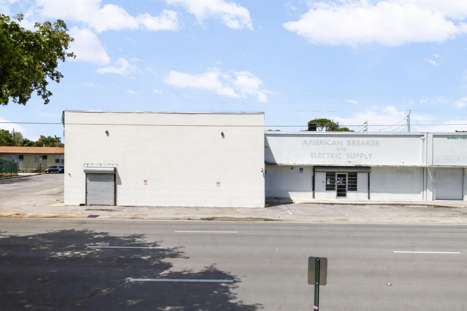 Foto de propiedad en 1800 N Dixie Highway, Hollywood, FL 33020 Hollywood con MLS# 