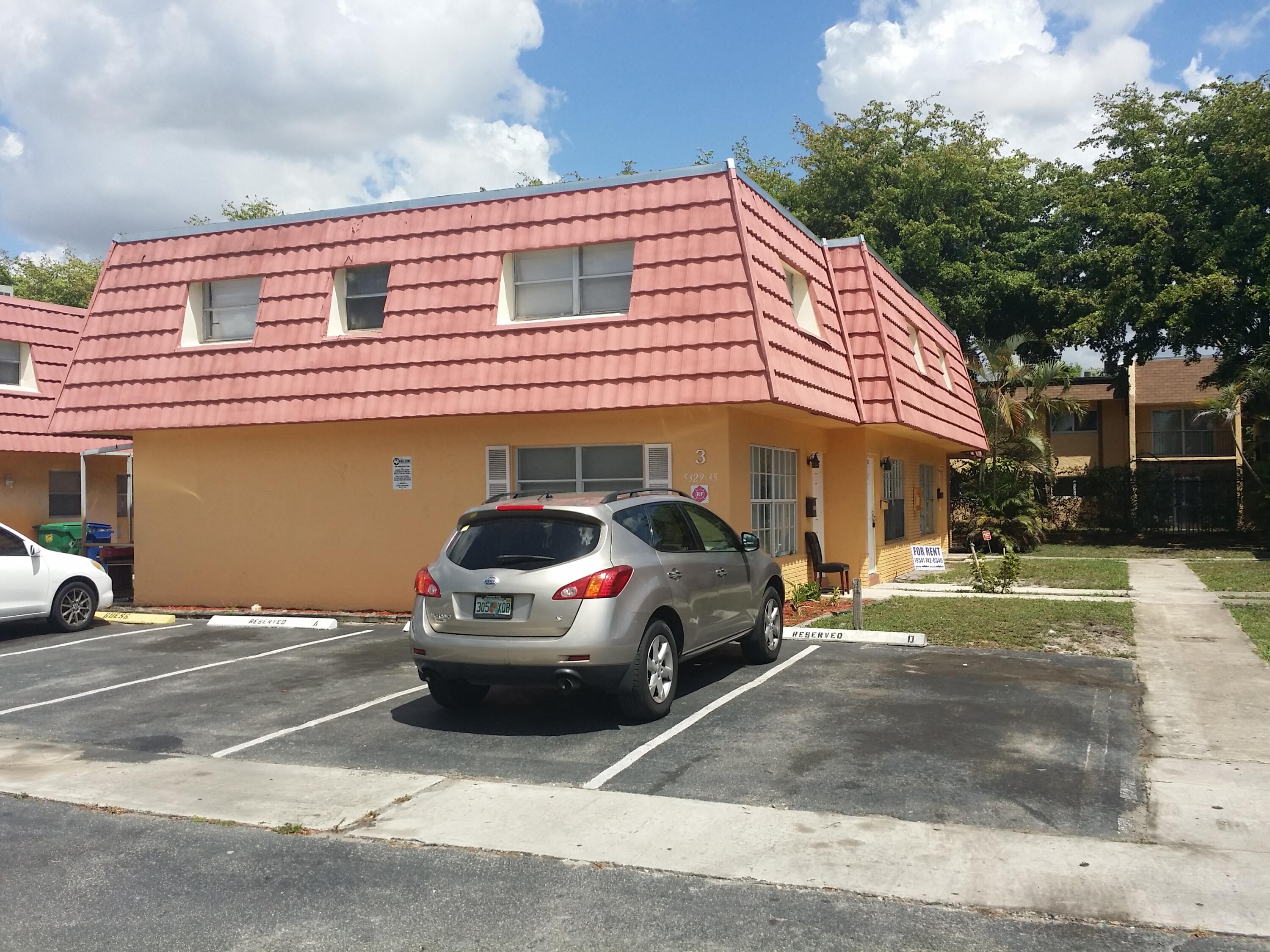 Foto de propiedad en 5333 NW 27th Street B3, Lauderhill, FL 33313 Lauderhill con MLS# 