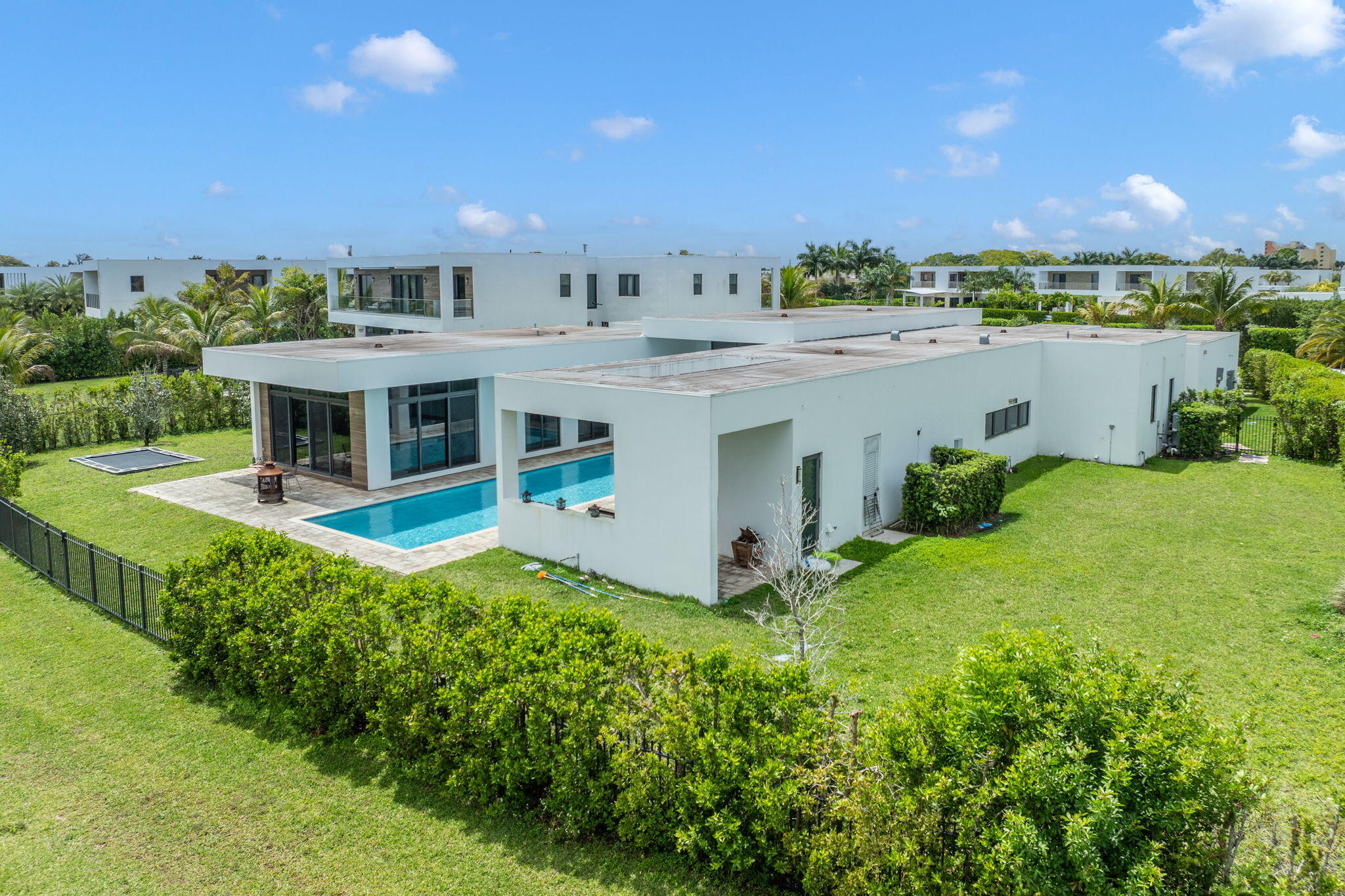 Foto de propiedad en 16539 N Botaniko Dr Drive N, Weston, FL 33326 Weston con MLS# 