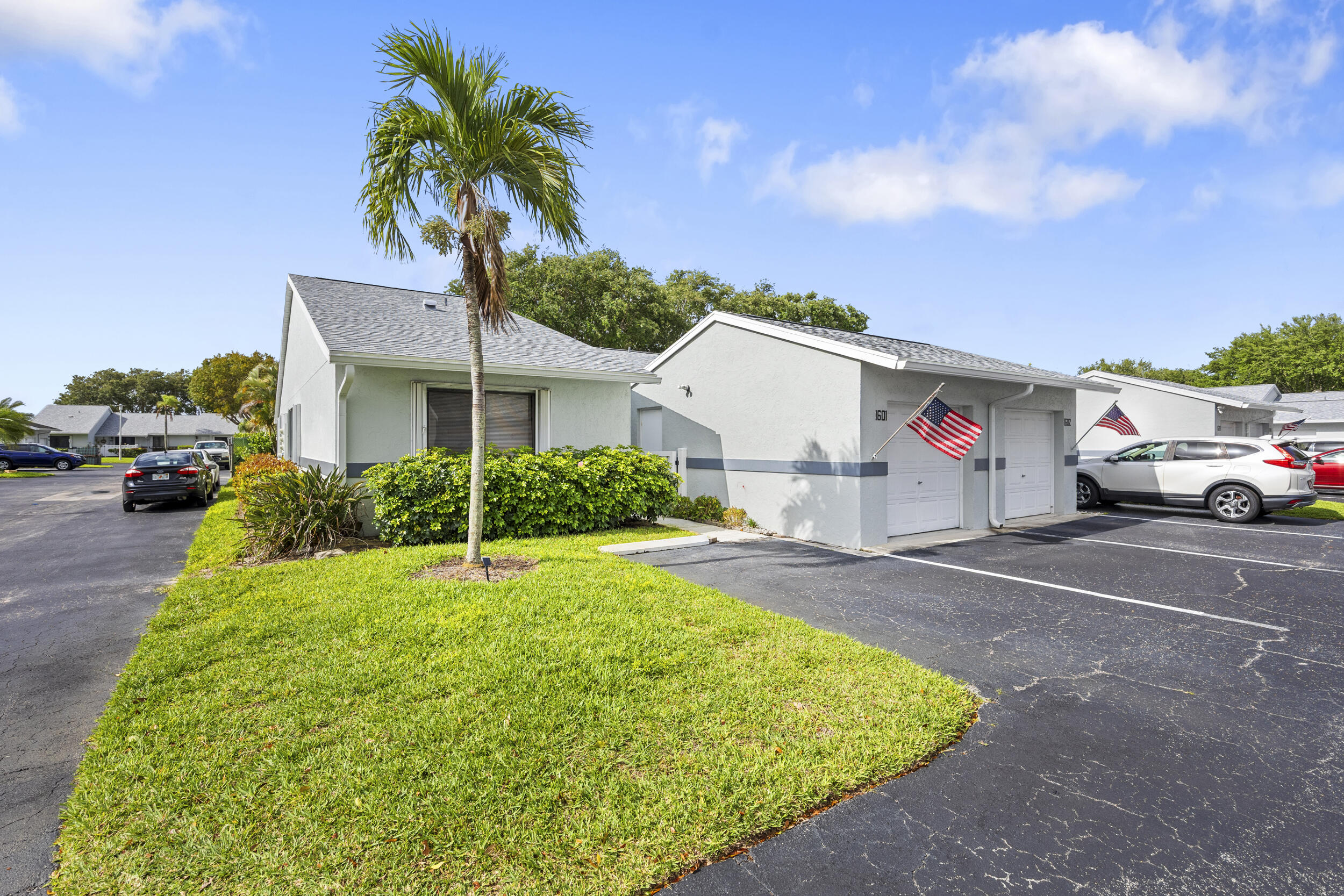 Foto de propiedad en 2640 Gately Drive W 1601, West Palm Beach, FL 33415 West Palm Beach con MLS# 