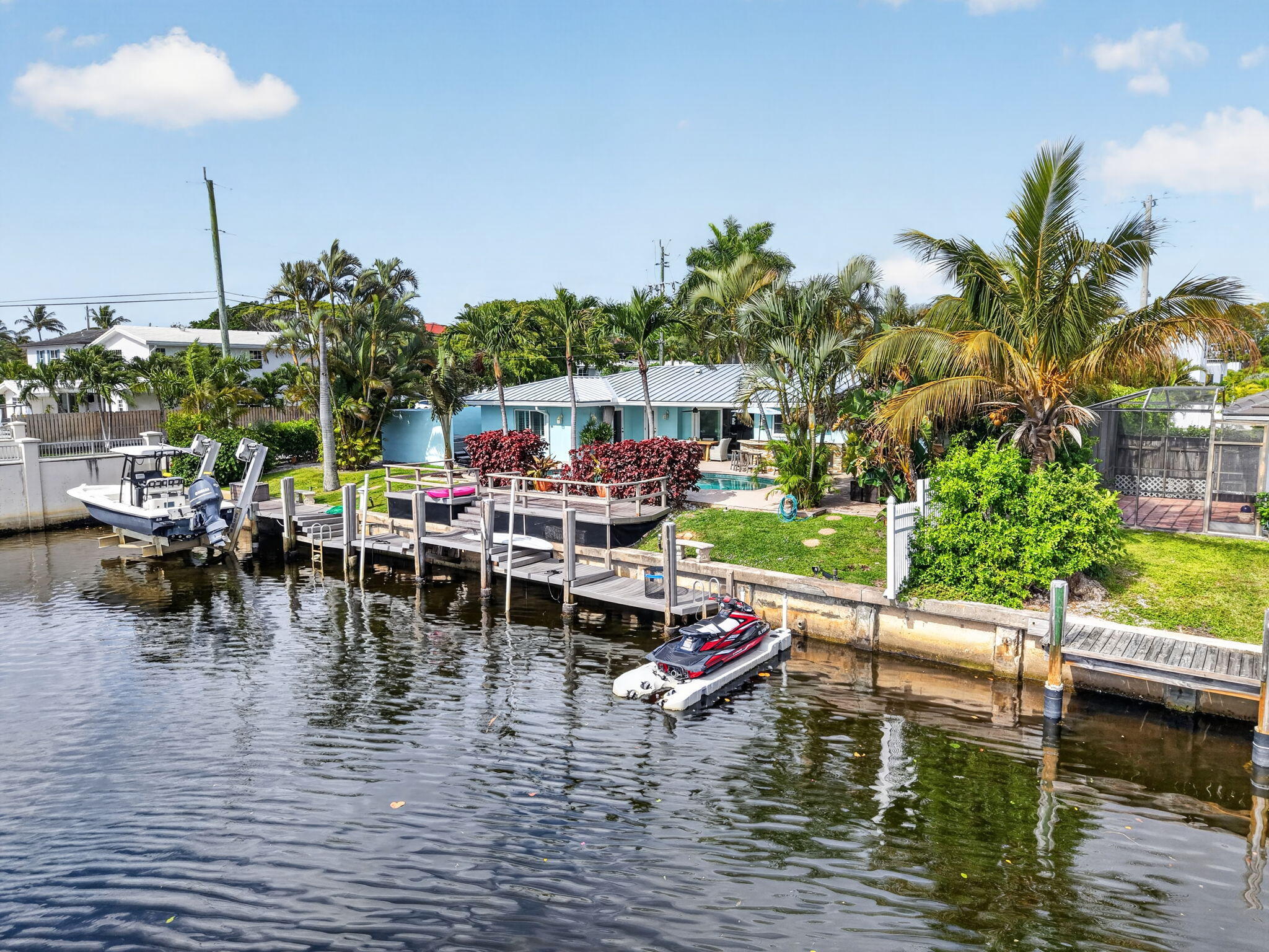 Foto de propiedad en 5800 NE 7th Avenue, Boca Raton, FL 33487 Boca Raton con MLS# 