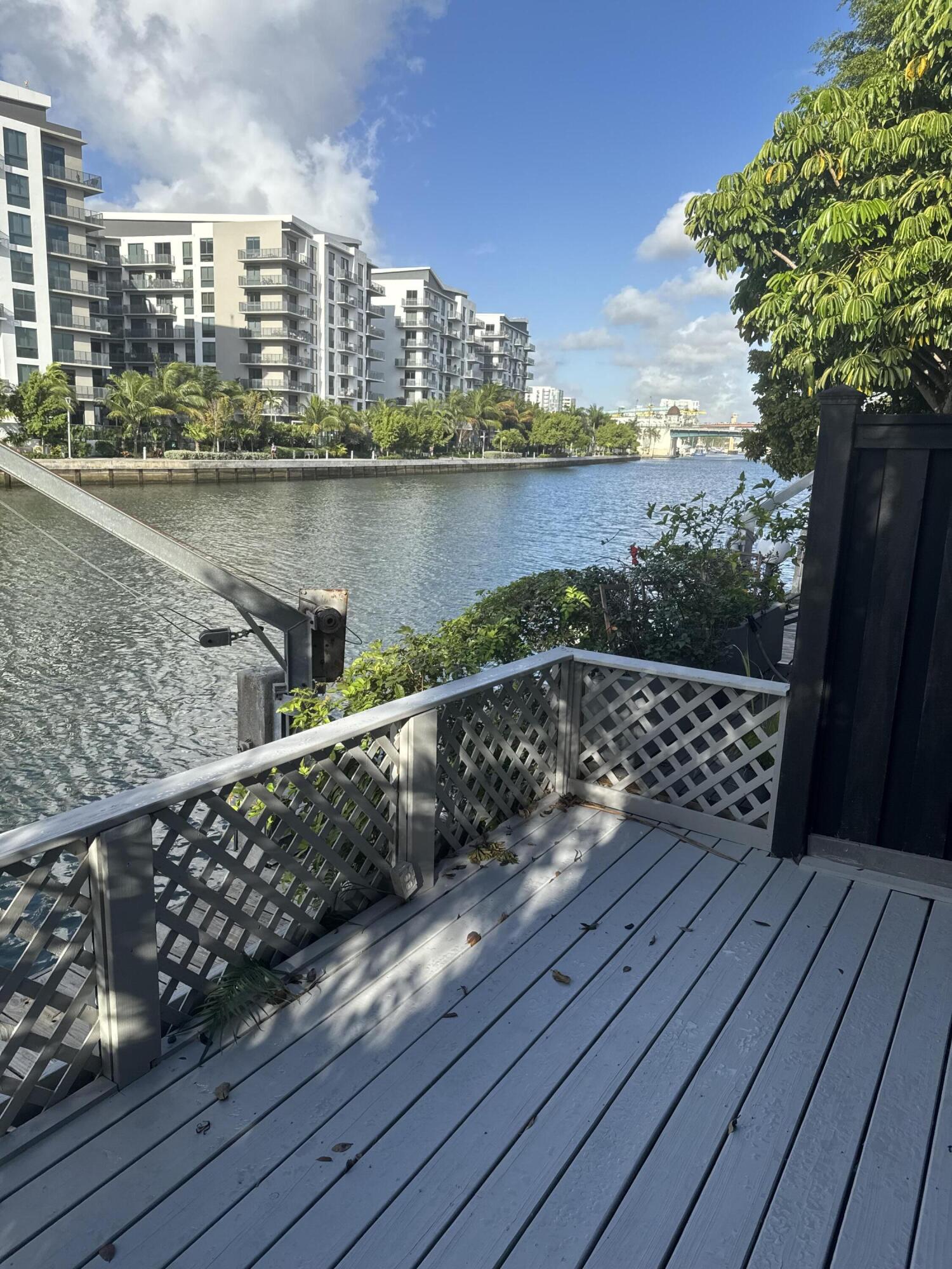 Foto de propiedad en 1000 NW N River Drive 16, Miami, FL 33136 Miami con MLS# 
