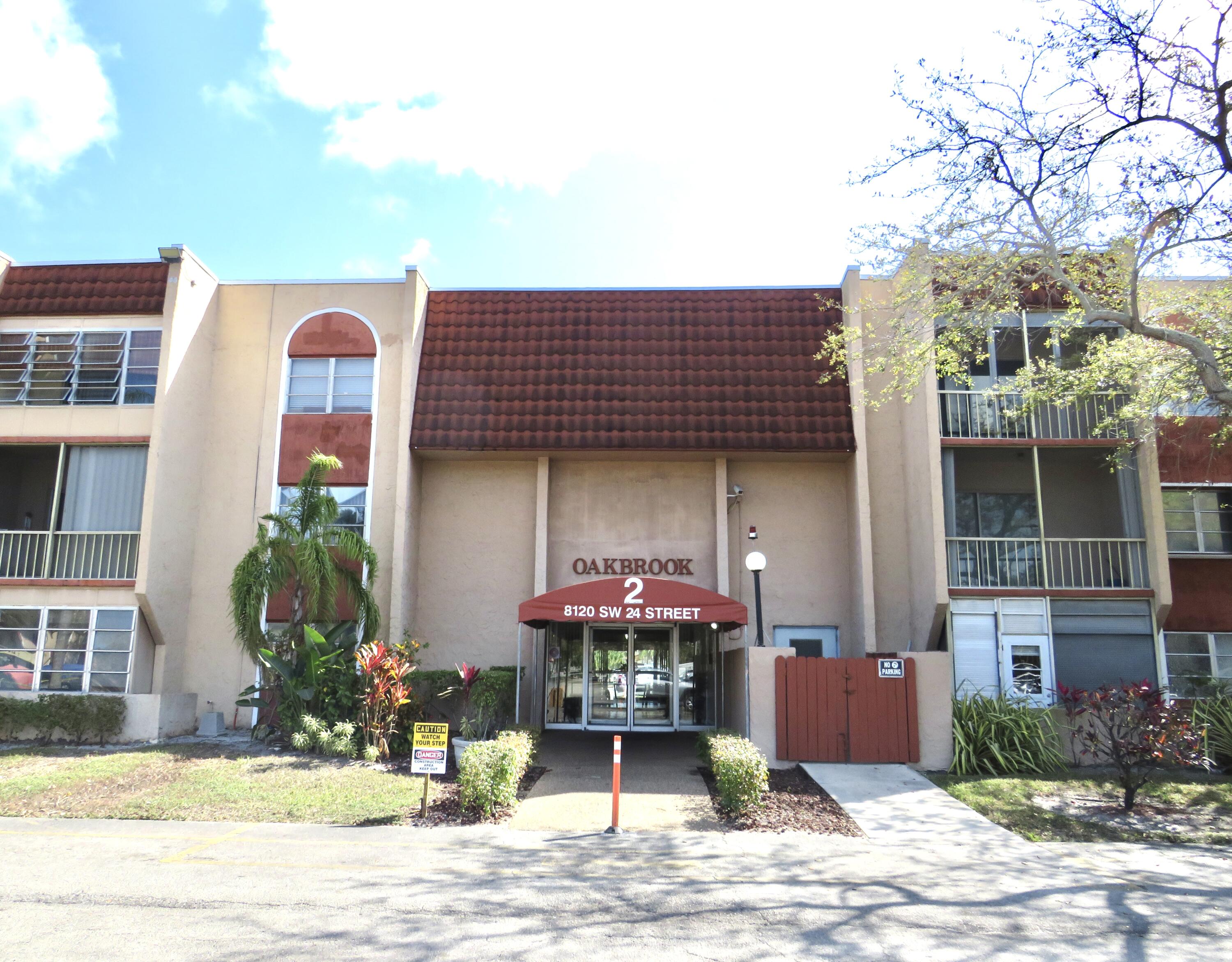 En Venta 8120 SW 24th Street 212, North Lauderdale, FL 33068, North Lauderdale, FL 33068