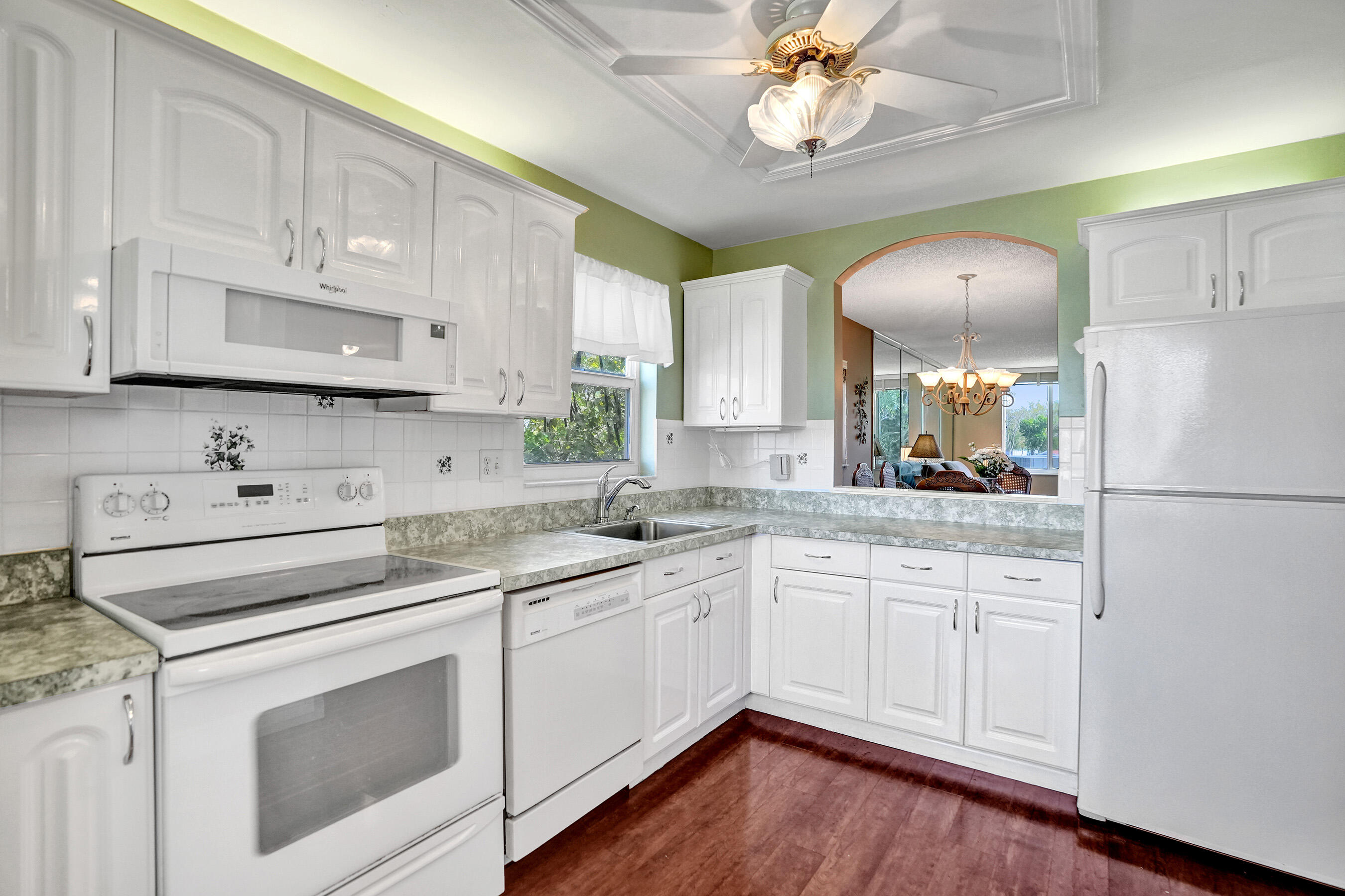 Foto de propiedad en 6670 Royal Palm Boulevard 201- K, Margate, FL 33063 Margate con MLS# 