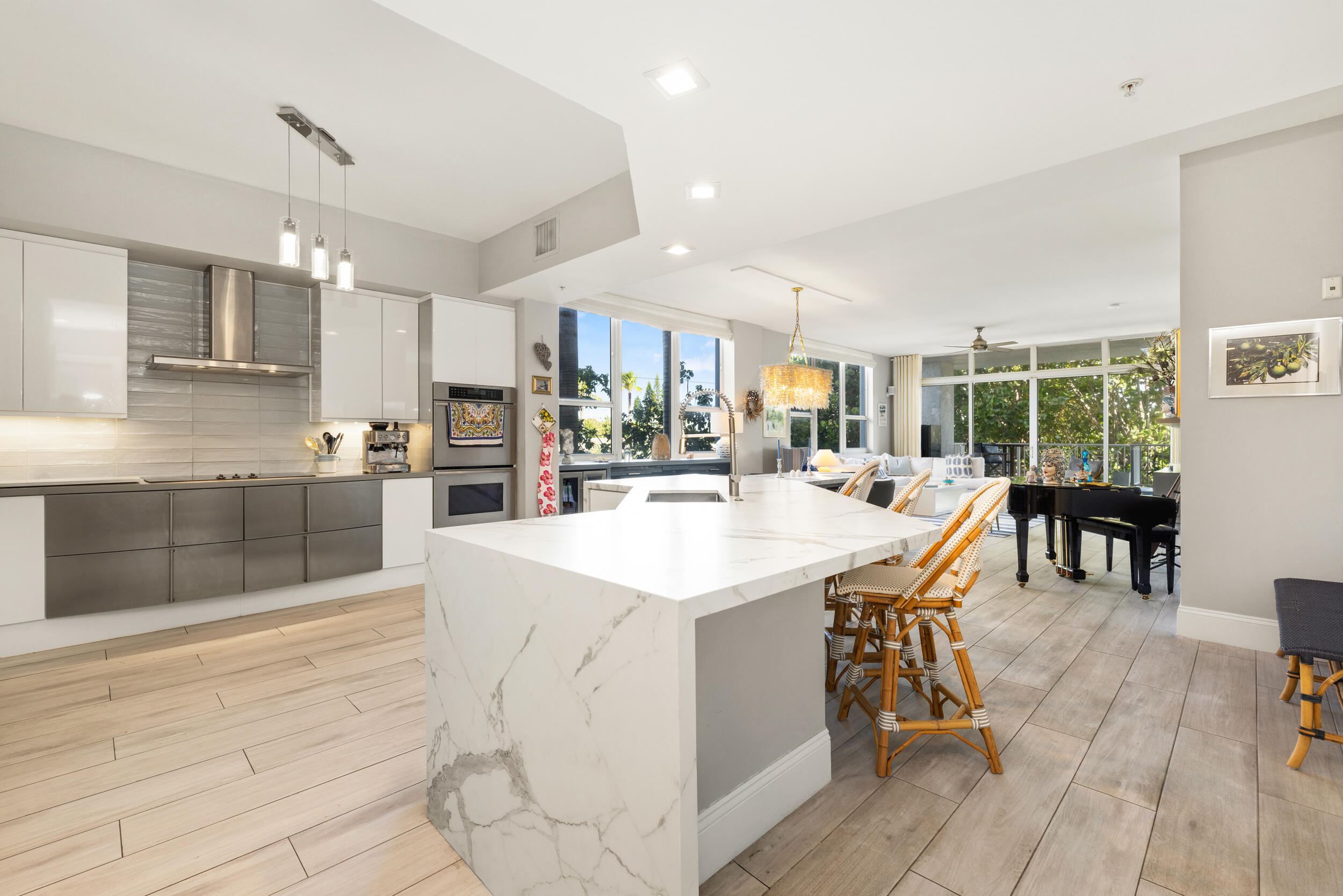 Foto de propiedad en 701 SE 21st Avenue 201, Deerfield Beach, FL 33441 Deerfield Beach con MLS# 