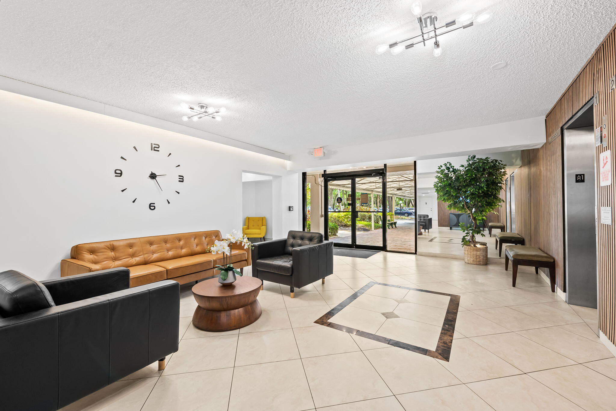 Foto de propiedad en 3960 Oaks Clubhouse Drive 304, Pompano Beach, FL 33069 Pompano Beach con MLS# 