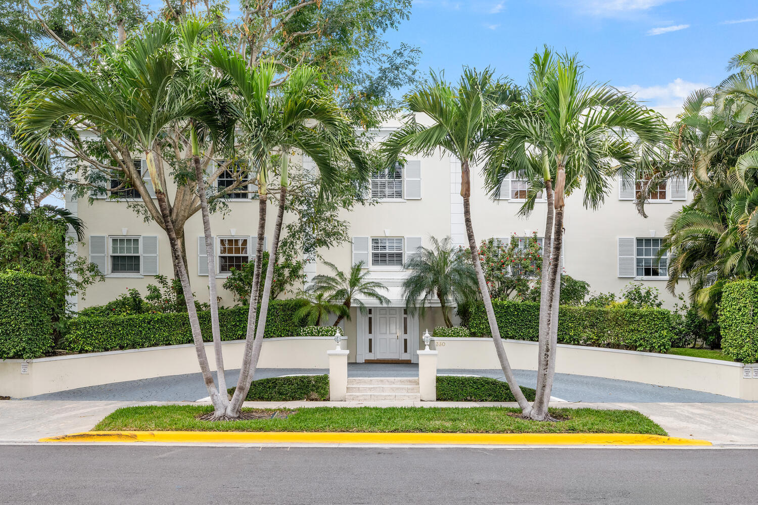 Foto de propiedad en 350 Cocoanut Row 3a, Palm Beach, FL 33480 Palm Beach con MLS# 