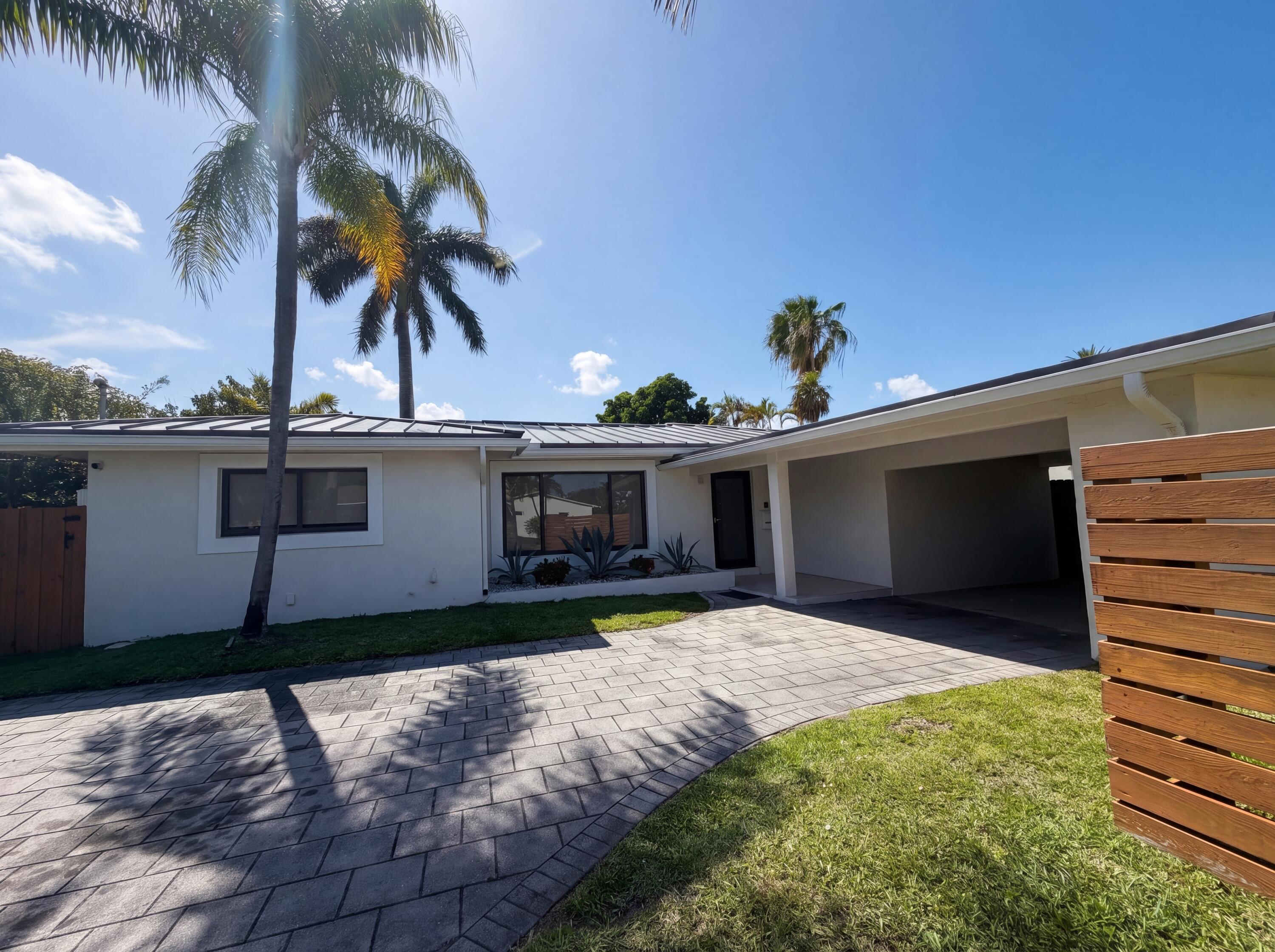 Foto de propiedad en 1717 NE 20th Avenue, Fort Lauderdale, FL 33305 Fort Lauderdale con MLS# 
