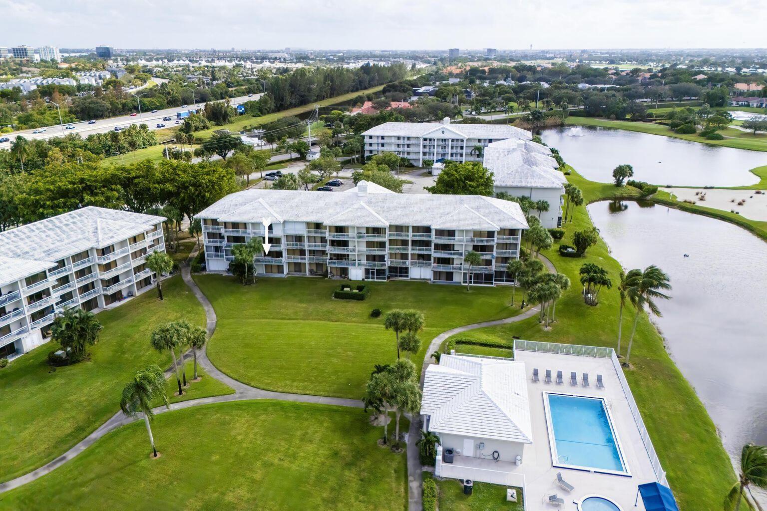 Foto de propiedad en 2441 Village Boulevard 102, West Palm Beach, FL 33409 West Palm Beach con MLS# 