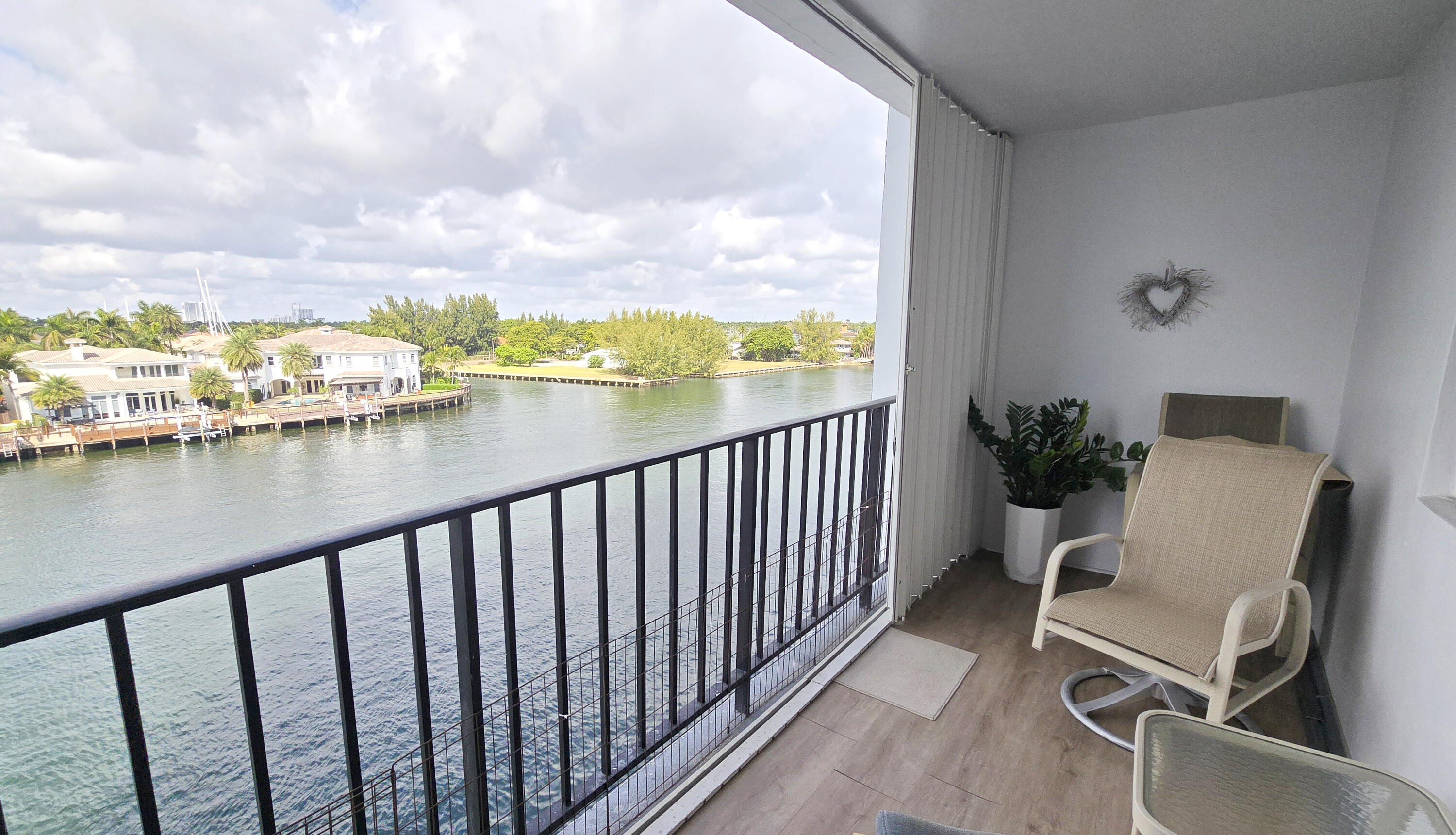 Foto de propiedad en 1400 S Ocean Drive 505, Hollywood, FL 33019 Hollywood con MLS# 