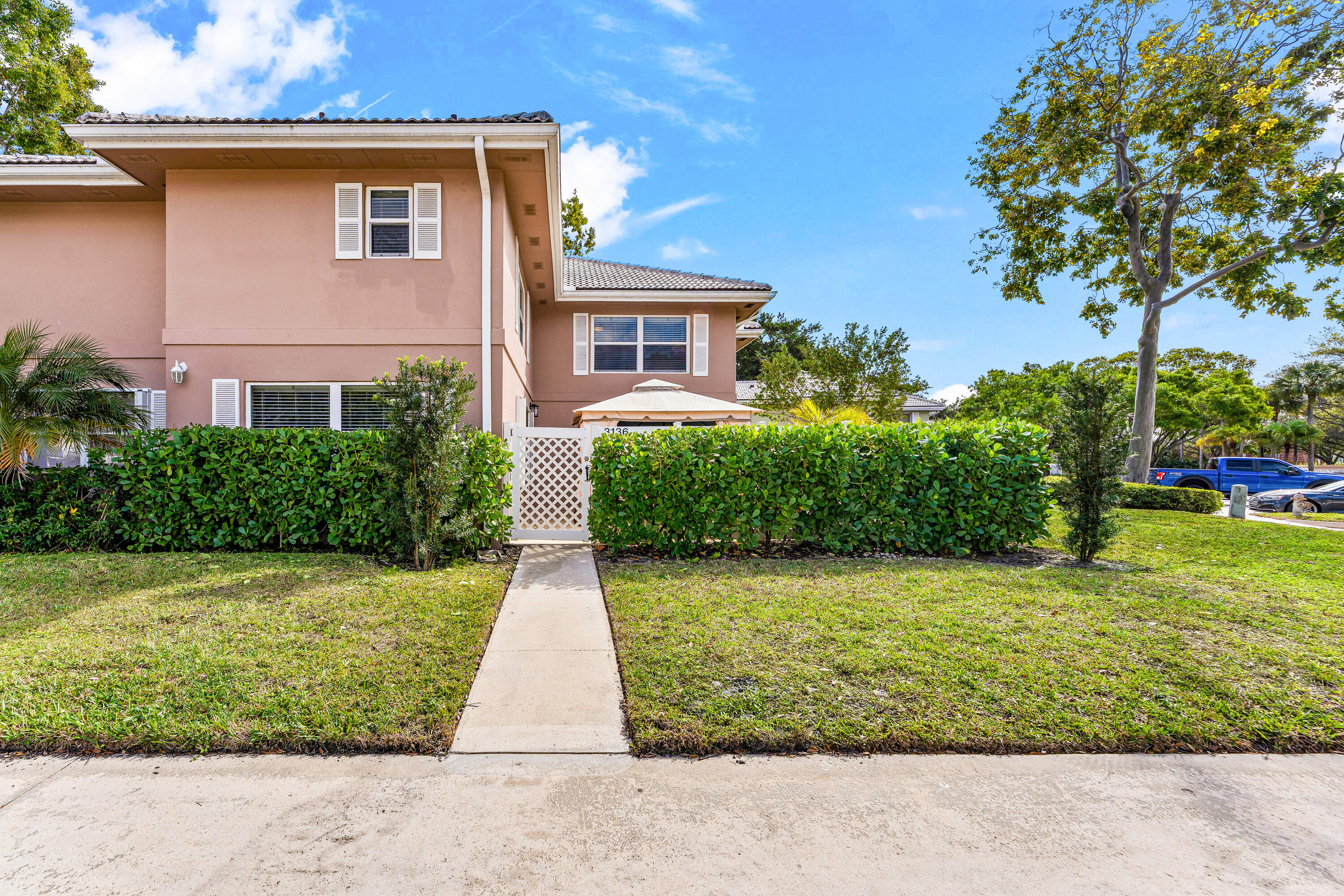 Foto de propiedad en 3136 Kingston Court, West Palm Beach, FL 33409 West Palm Beach con MLS# 